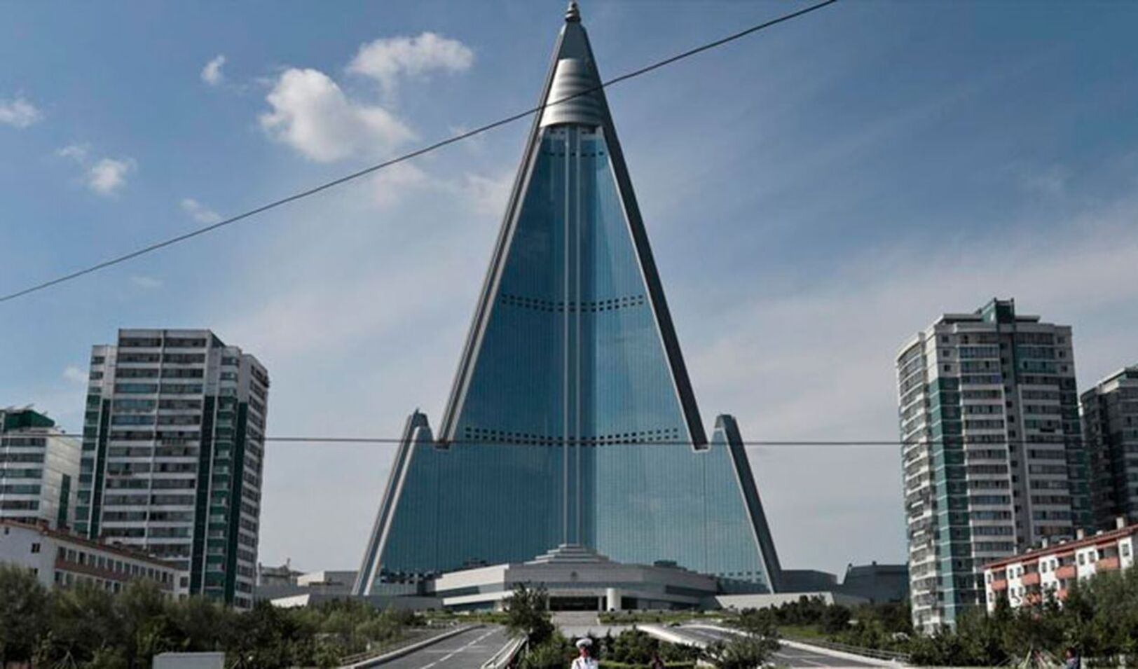 El Hotel Ryugyong de Corea del Norte es uno de los más altos del mundo pero después de 34 años sigue sin inaugurarse.