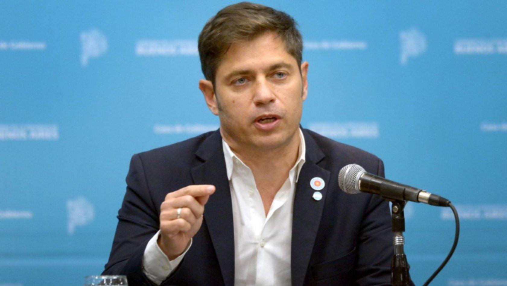 Axel Kicillof defendió la medida que permite viajar gratis a egresados (Archivo).