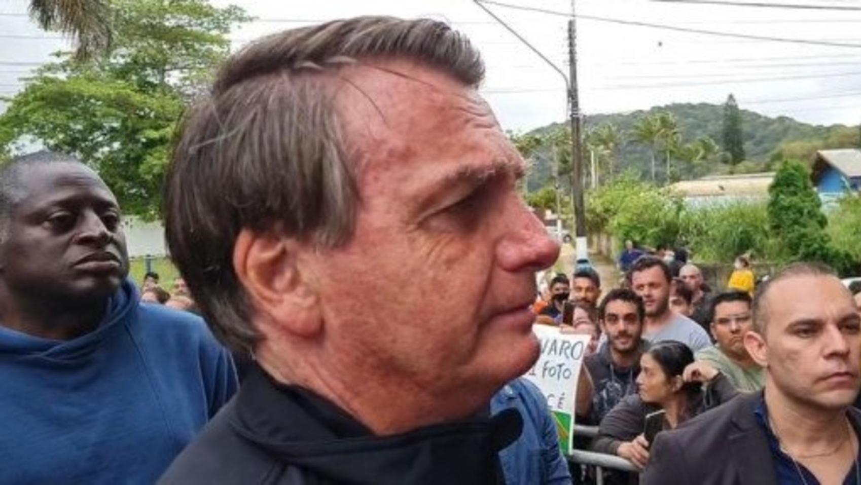 Jair Bolsonaro quiso entrar a ver un partido de fútbol en San Pablo y no lo dejaron por no estar vacunado contra el Covid.