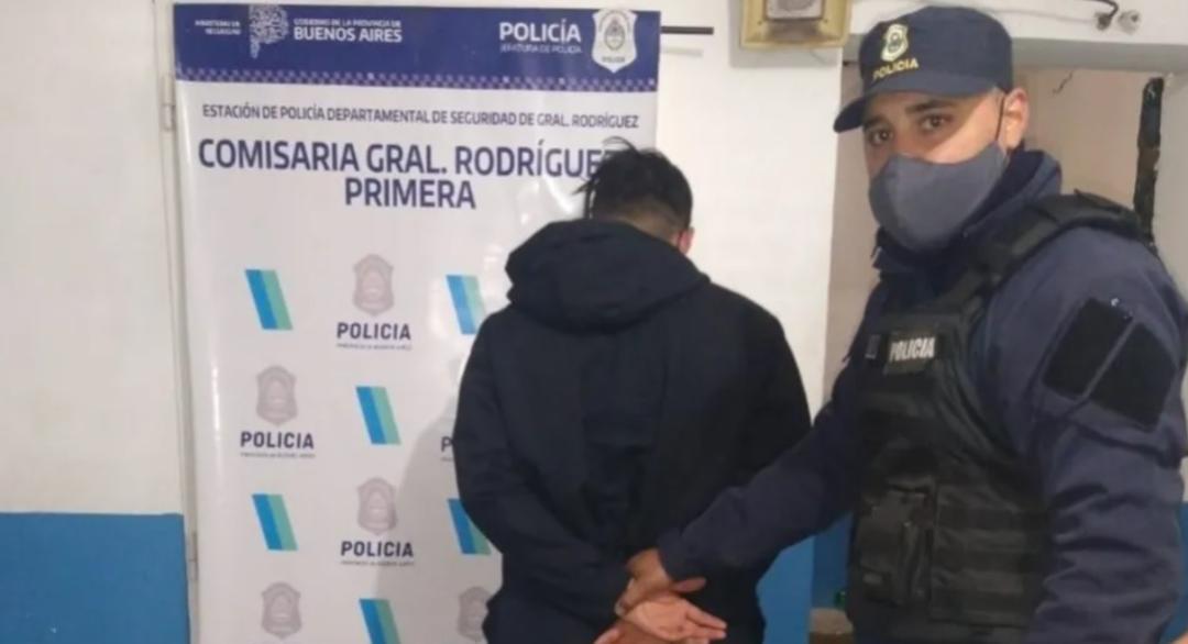 EL JOVEN, DE 22 AÑOS, FUE APRESADO POR LOS PESQUISAS POLICIALES LUEGO DE UN ALLANAMIENTO.