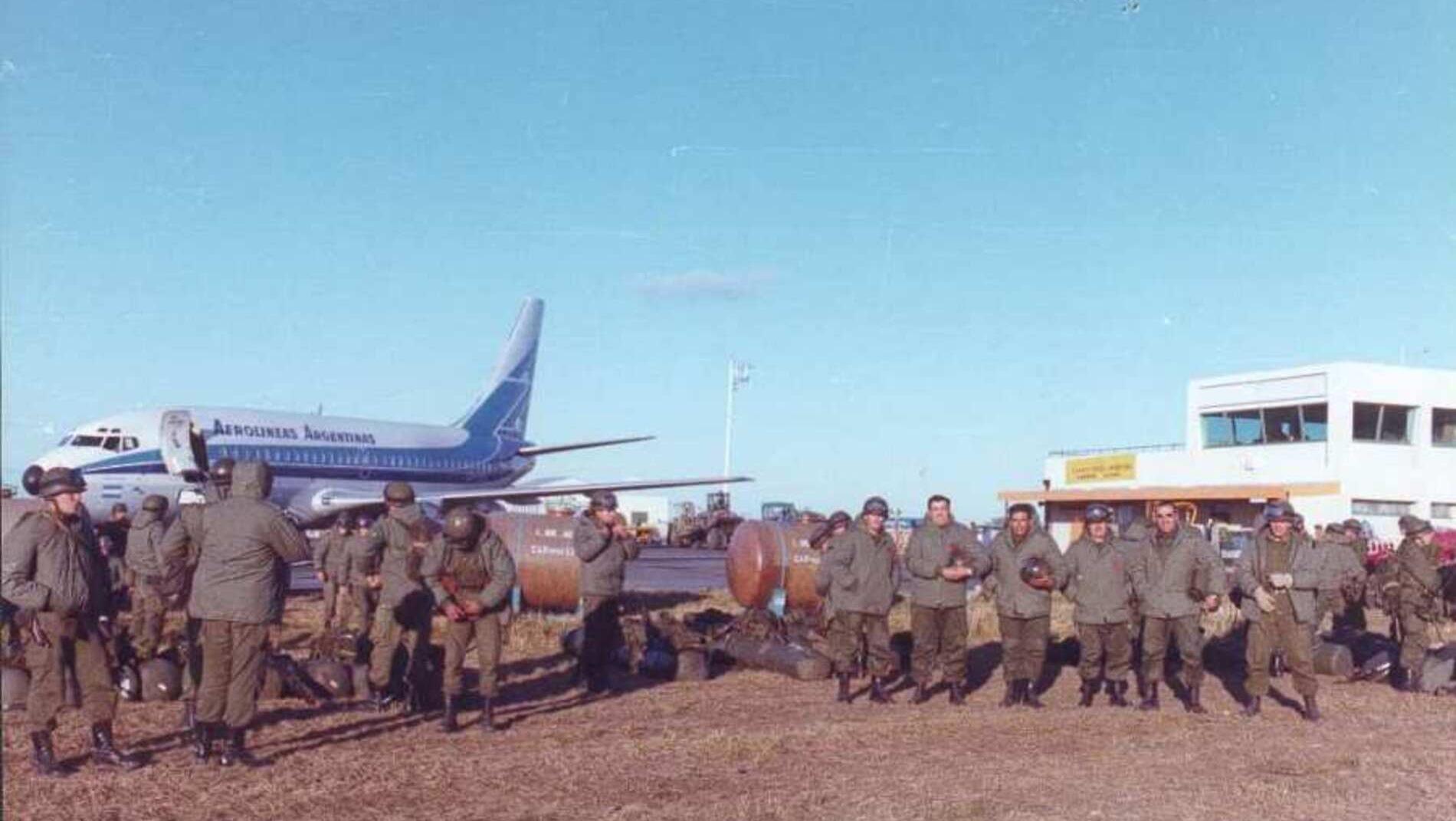 El aeropuerto de Puerto Argentino, testigo de una guerra que se pudo haber evitado.