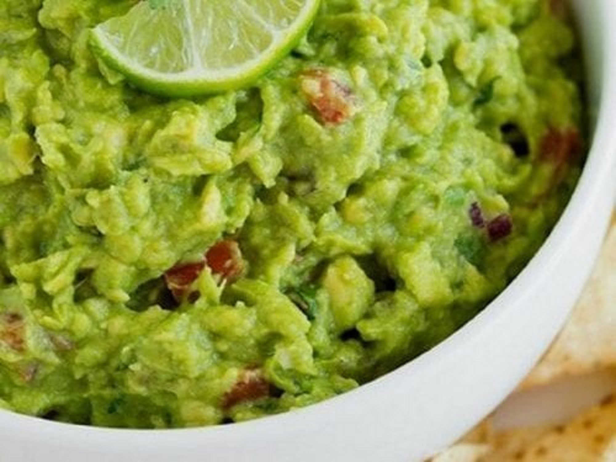 Cómo preparar guacamole casero fácil y rápido en casa.