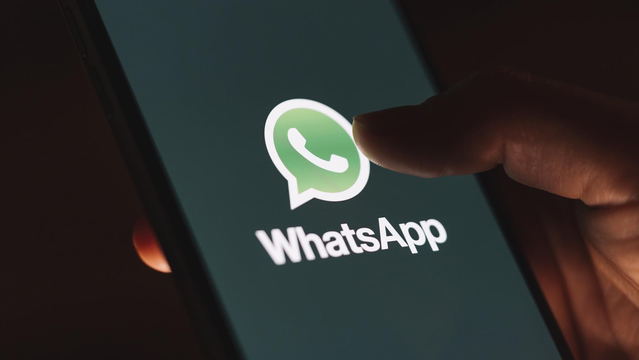 La medida de WhatsApp afecta tanto a celulares que usan Android como iOS.