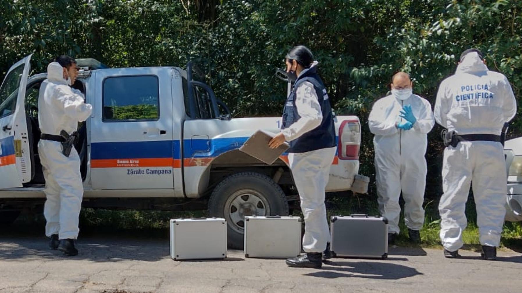 El cuerpo fue encontrado en un camino que cruza un terreno rodeado por abundante vegetación, en el barrio Otamendi.