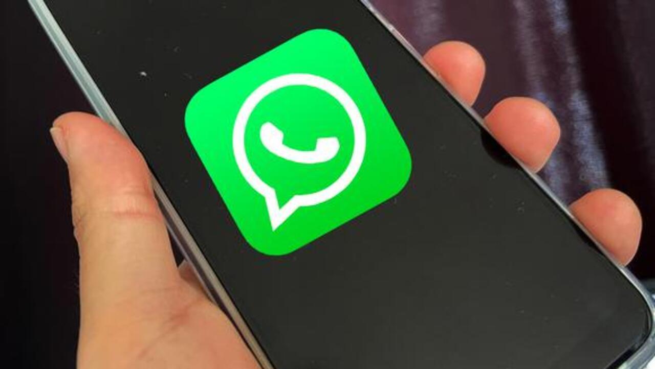 ¿Cómo leer tus mensajes de WhatsApp con el celular apagado?