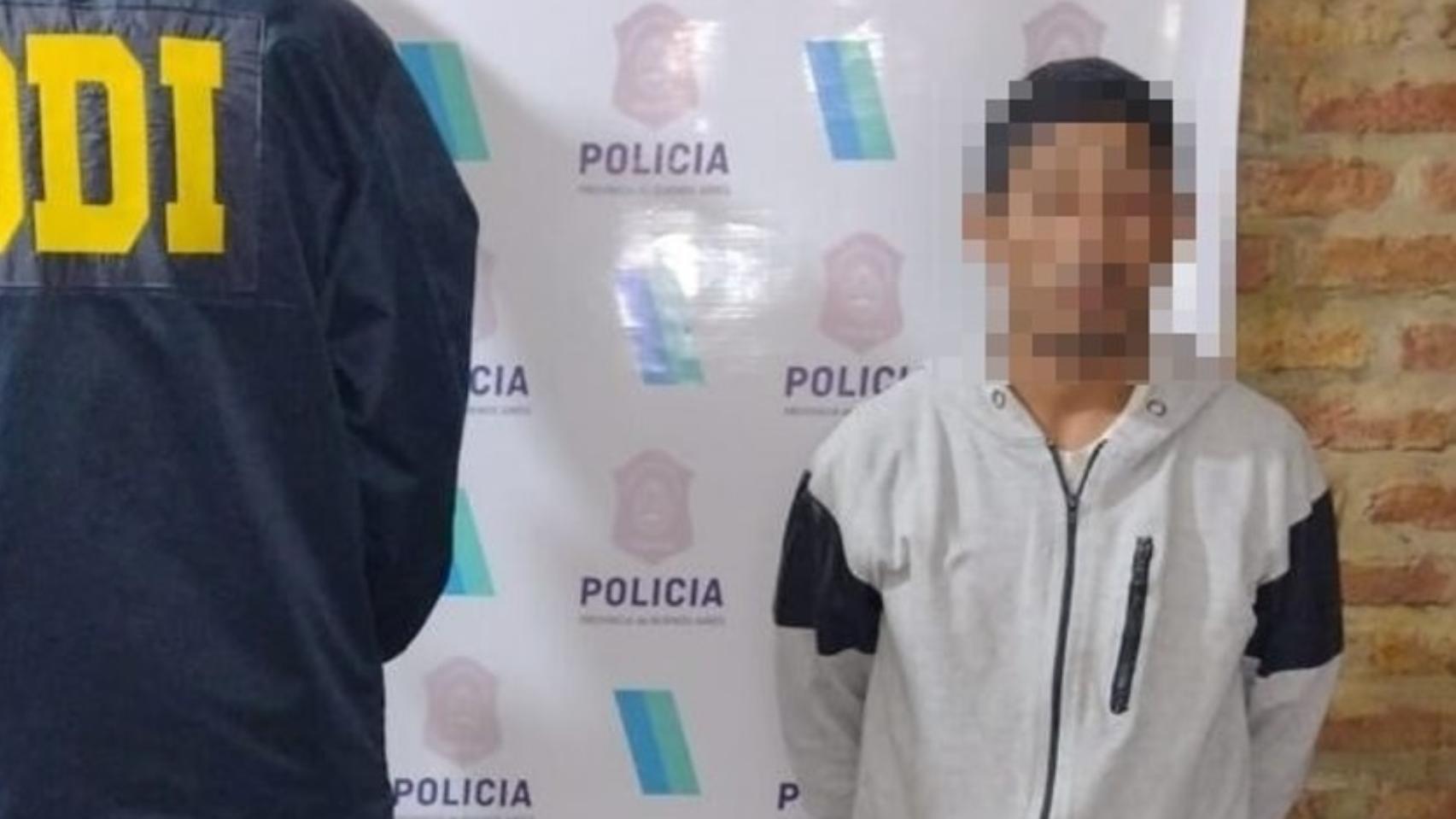 Este es uno de los individuos que fue capturado por los investigadores policiales.