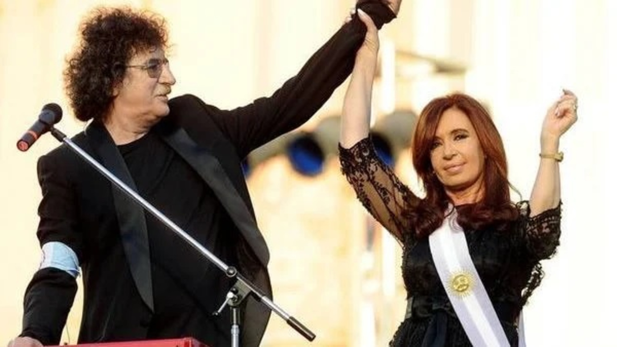 Charly García y Cristina Kirchner: la vicepresidente fue una de las primeras en saludarlo a través de Twitter.