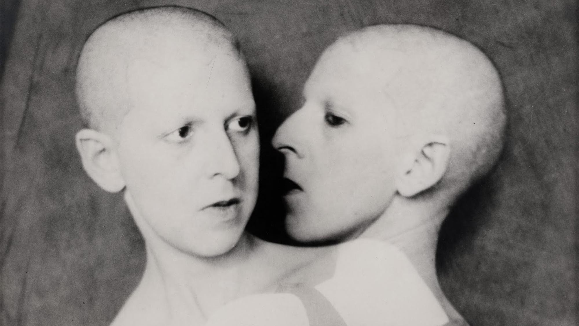 Google recuerda la vida y obra de Claude Cahun en su doodle de este lunes.