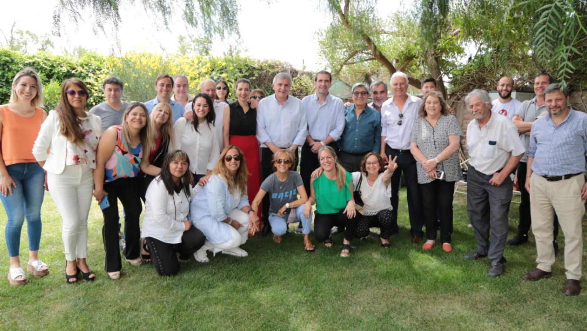 Morales y los dirigentes del radicalismo, expectantes tras los movimientos en el tablero político.