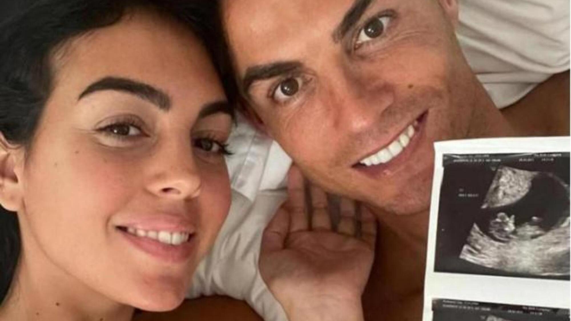 Ronaldo anunció que será papá de gemelos mediante un tierno posteo en Instagram.