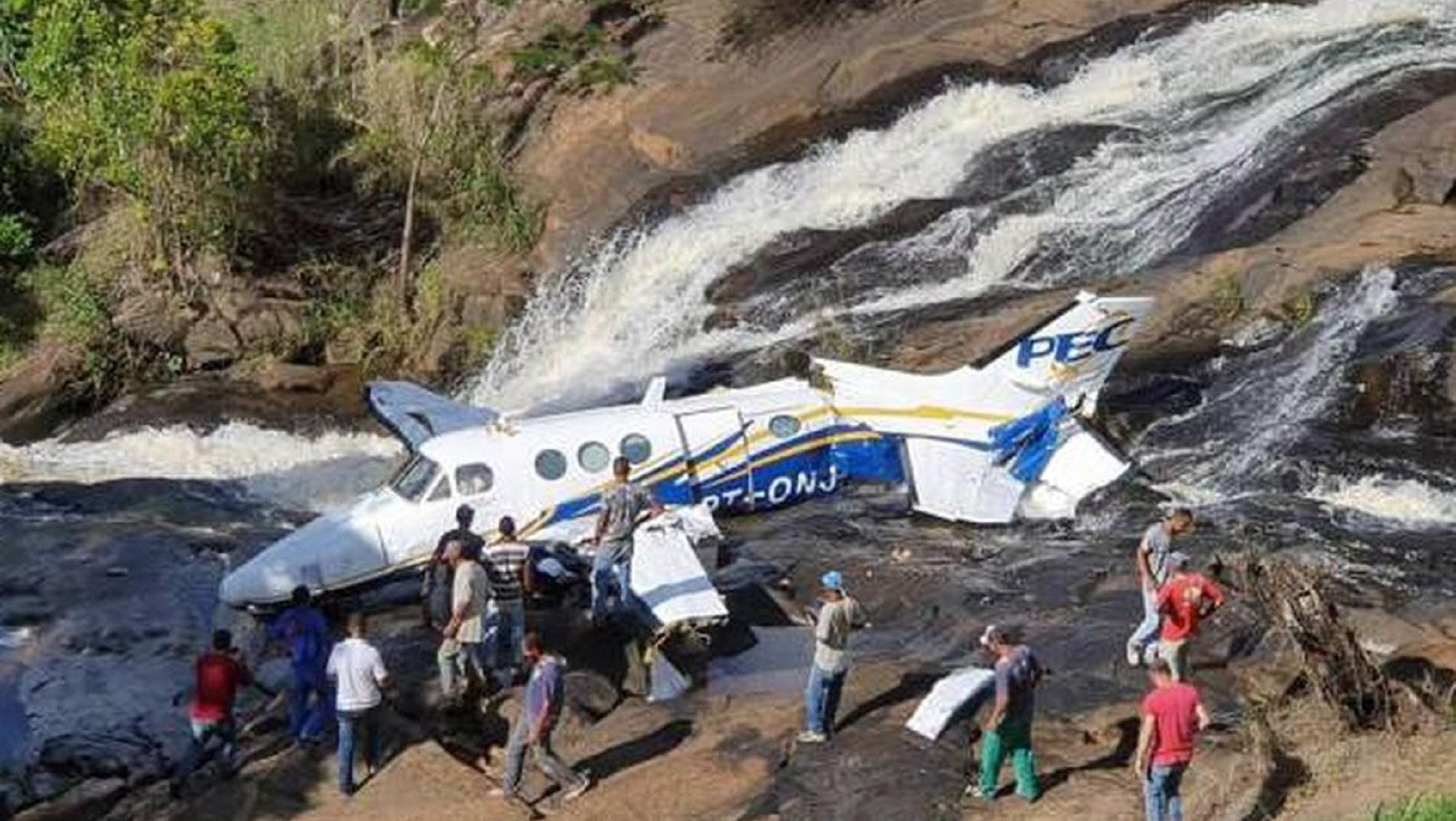 La popular cantante de 26 años falleció tras el impacto de la avioneta bimotor 