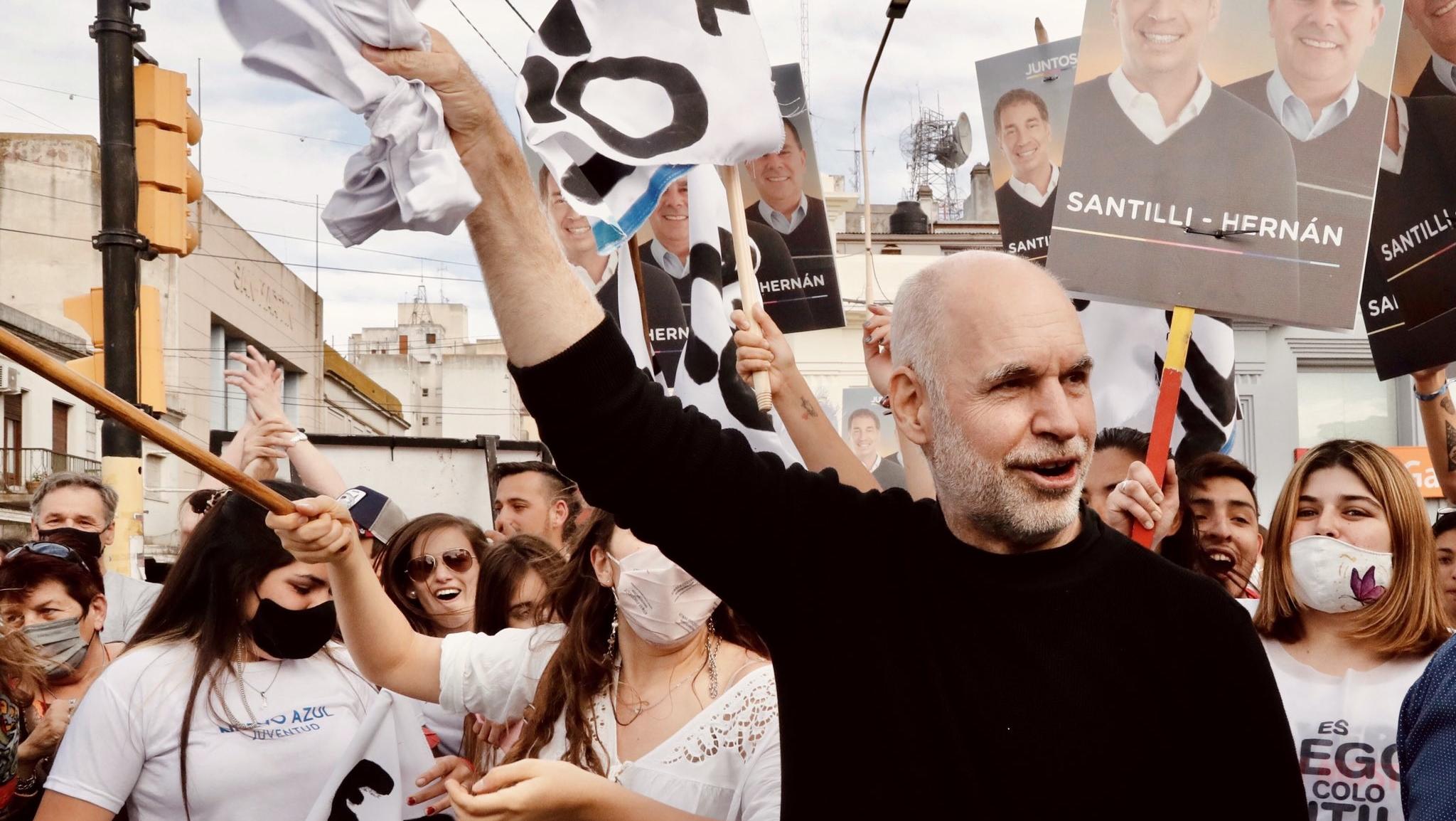 Pese a no ser candidato, Horacio Rodríguez Larreta viene mostrándonse muy activo en la campaña (Gentileza @horaciorlarreta).