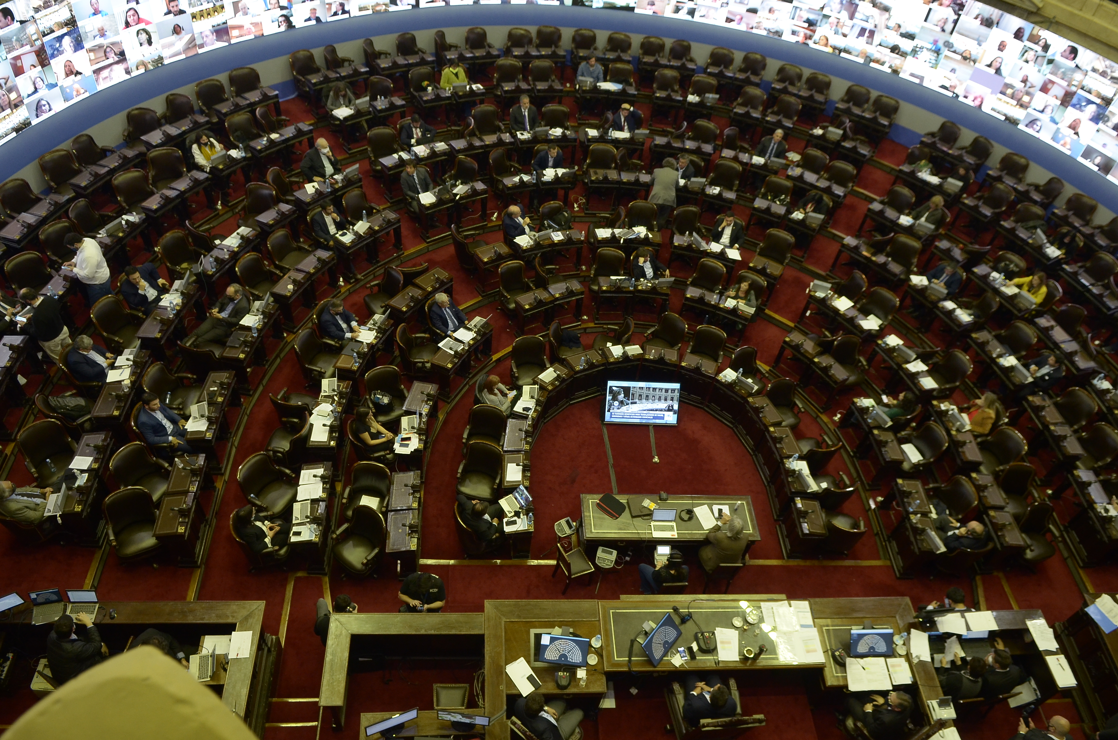 BUSCA MEJORAR SU POSICIÓN EN EL CONGRESO NACIONAL.