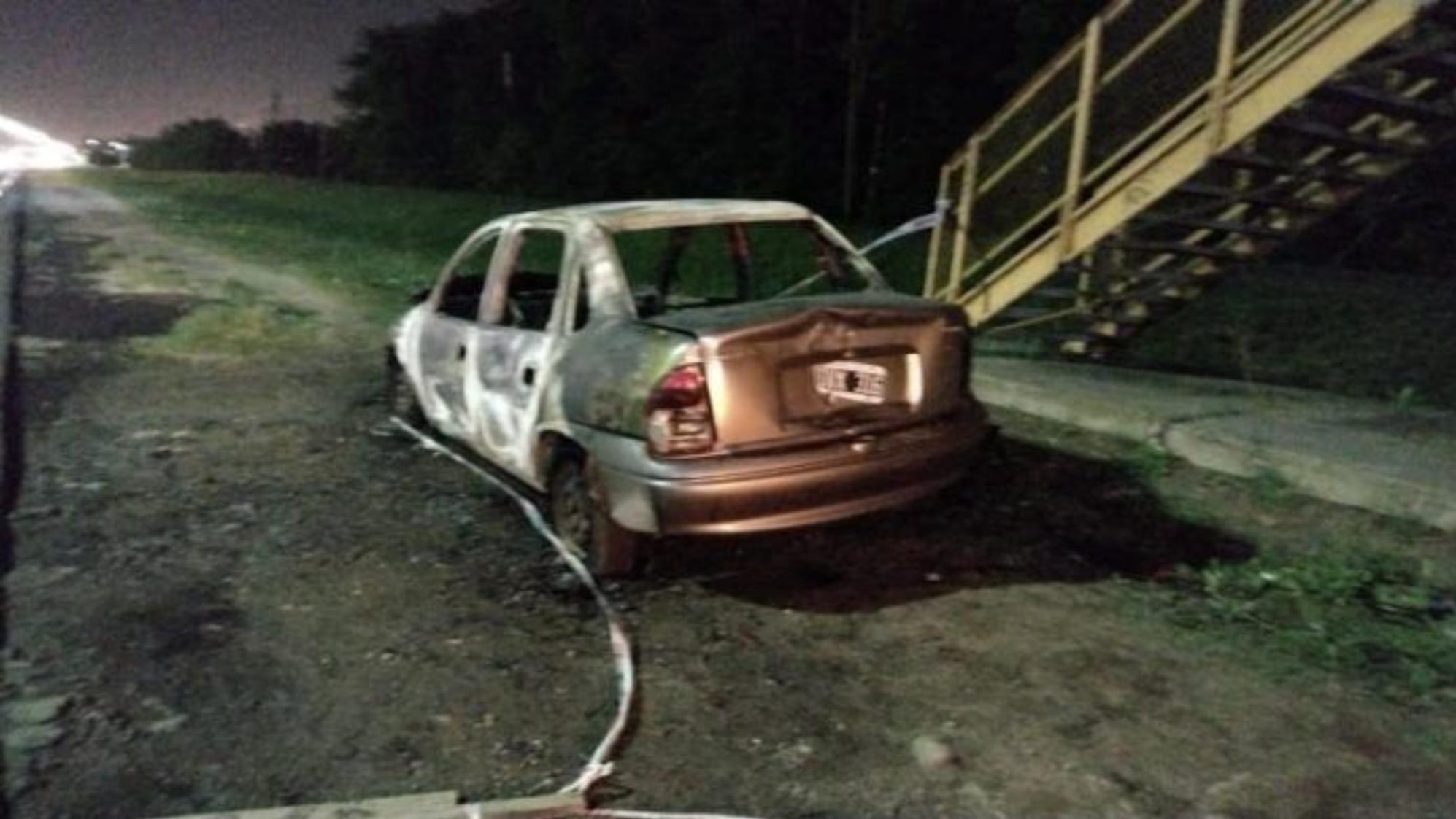 El cadáver del individuo fue encontrado dentro de este vehículo.