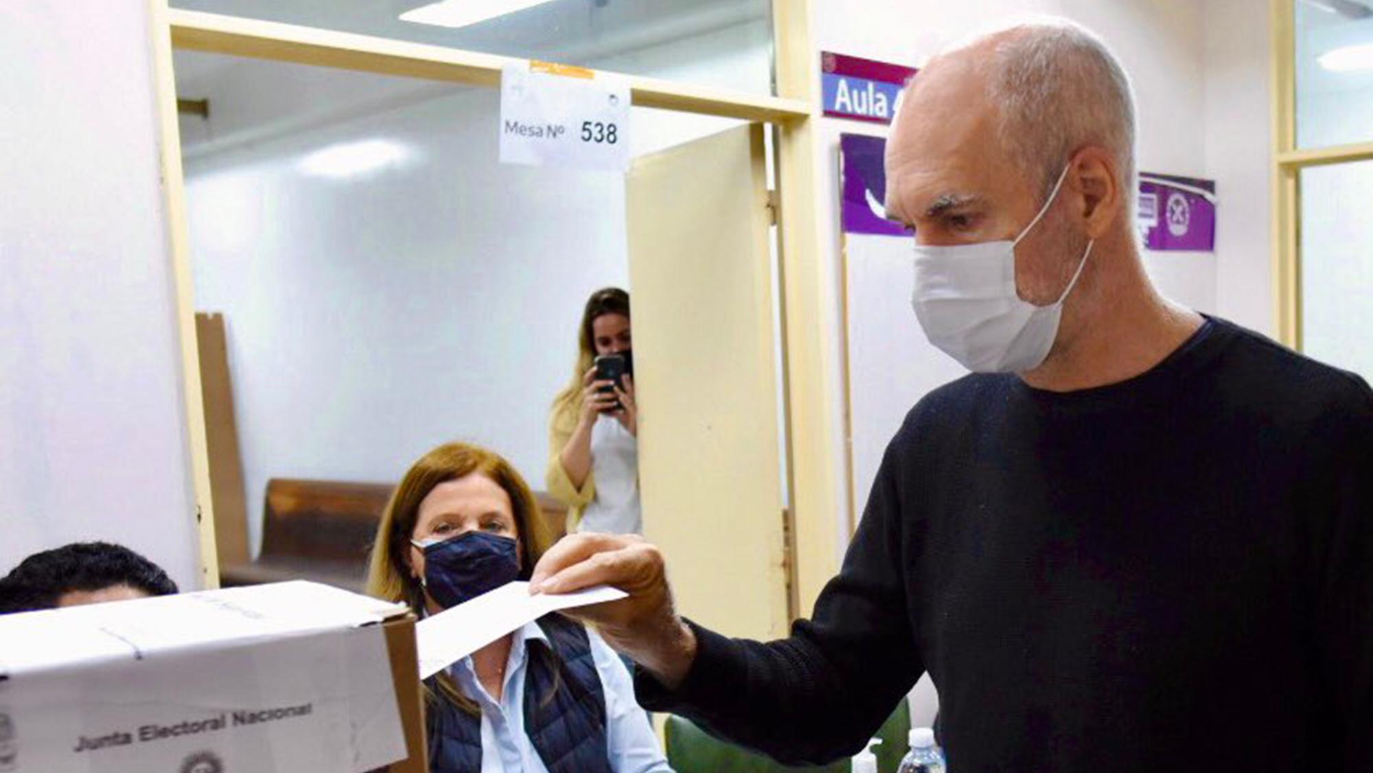  Horacio Rodríguez Larreta votó en la Facultad de Derecho de la UBA (Twitter).