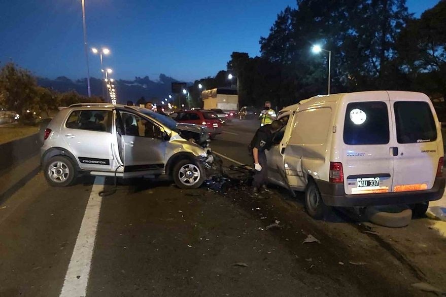 Así quedaron los vehículos tras la colisión en la autopista