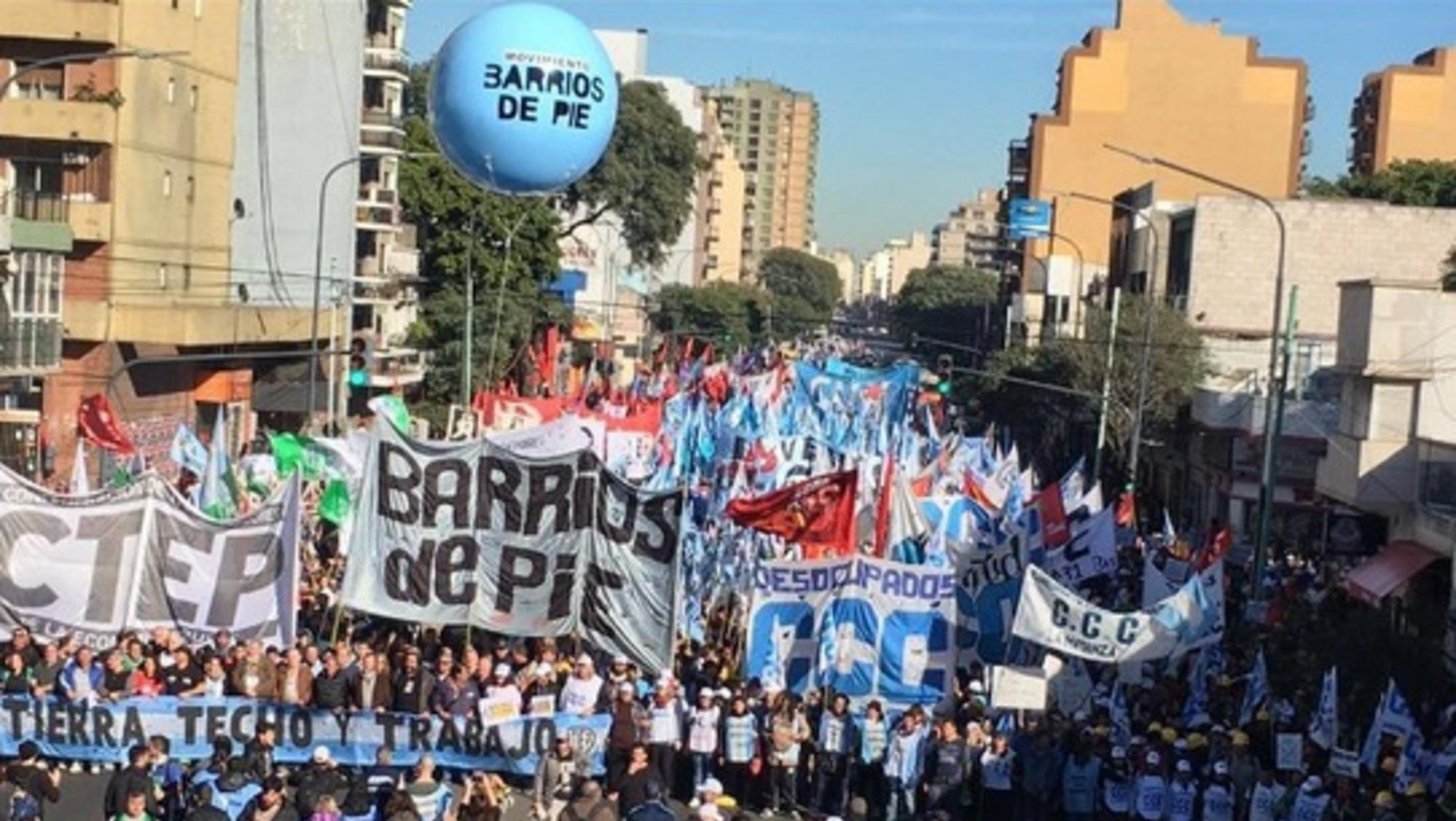 Participaban, entre otras agrupaciones, Somos Barrios de Pie, la Corriente Clasista y Combativa (CCC), y el Movimiento de Trabajadores Excluidos (MTE).