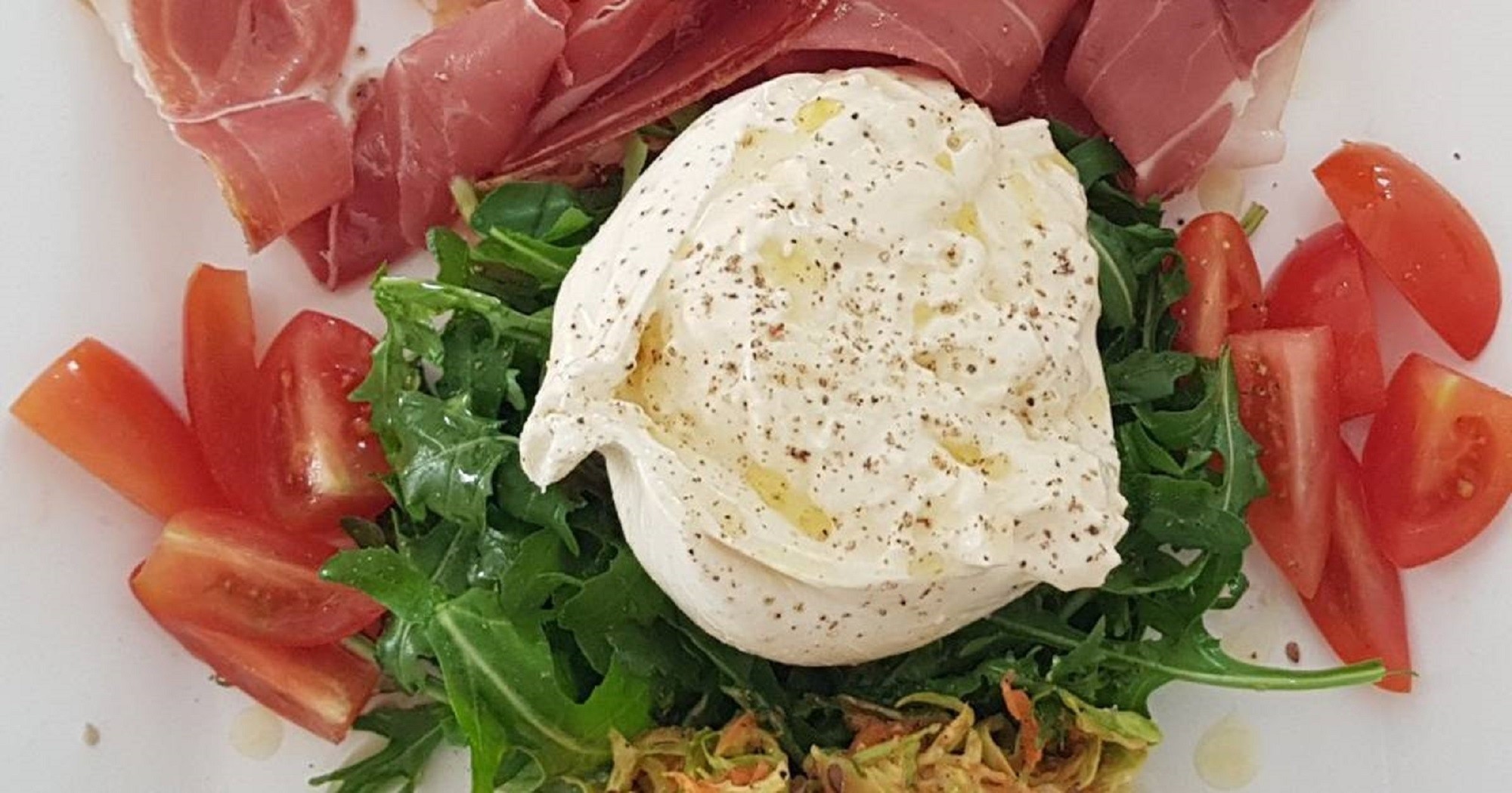 Este delicioso queso italiano llamado burrata es ideal para preparar ensaladas. 