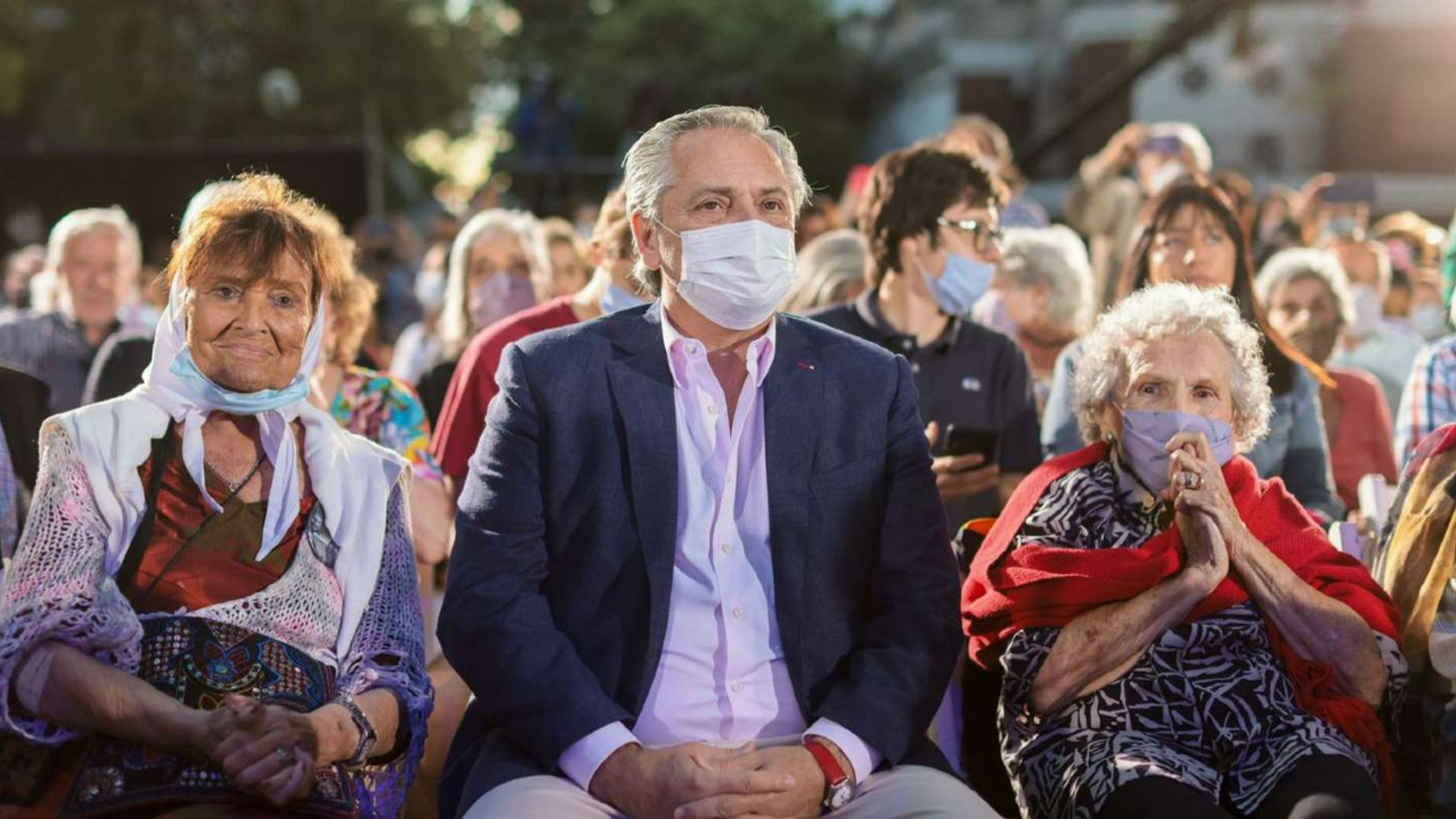 Alberto Fernández Abuelas de   <a href='https://www.cronica.com.ar/tags/Plaza de Mayo'>Plaza de Mayo</a>