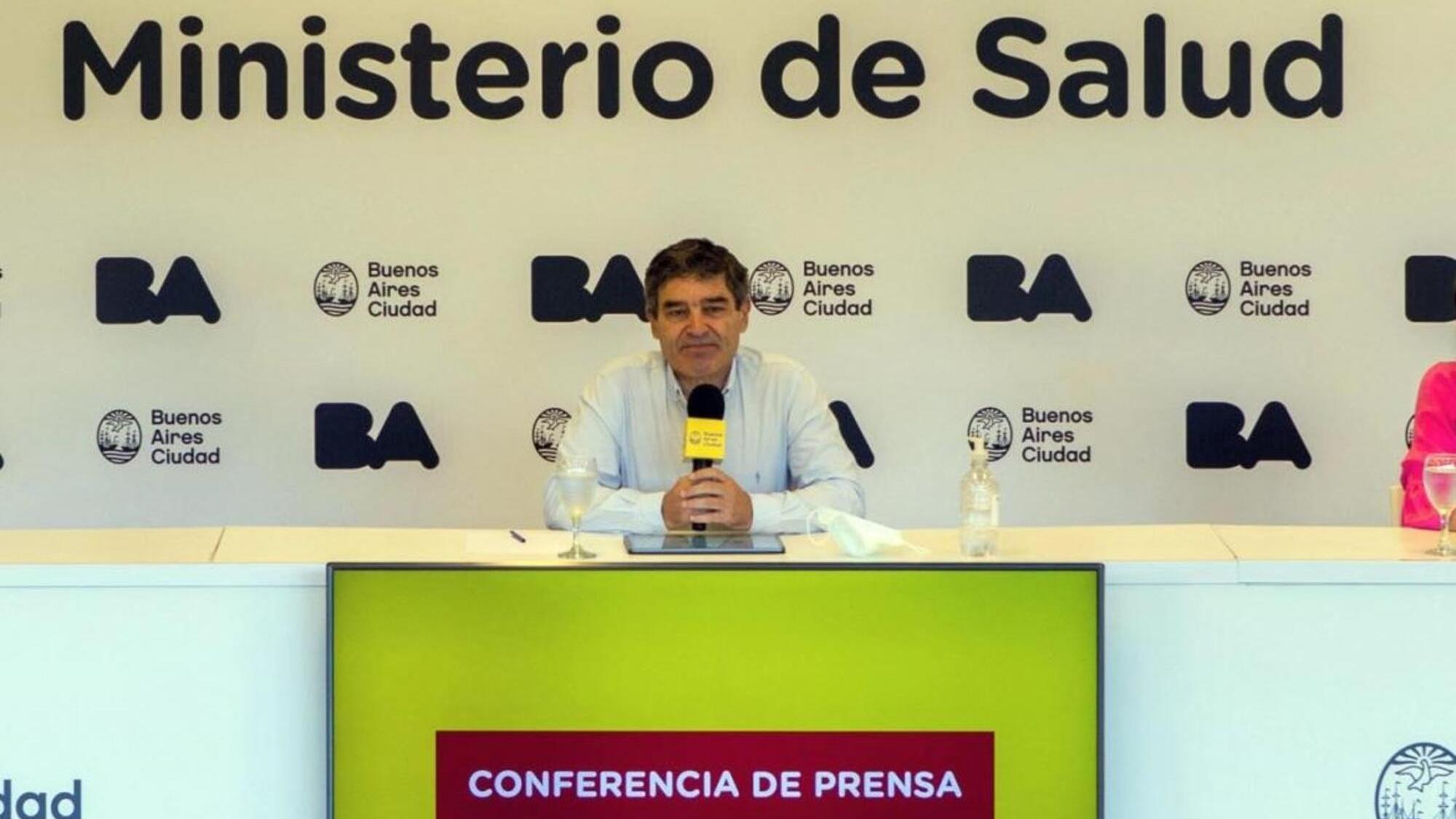 El ministro de Salud de la Ciudad de Buenos Aires, Fernán Quirós, brindó una conferencia de prensa. 