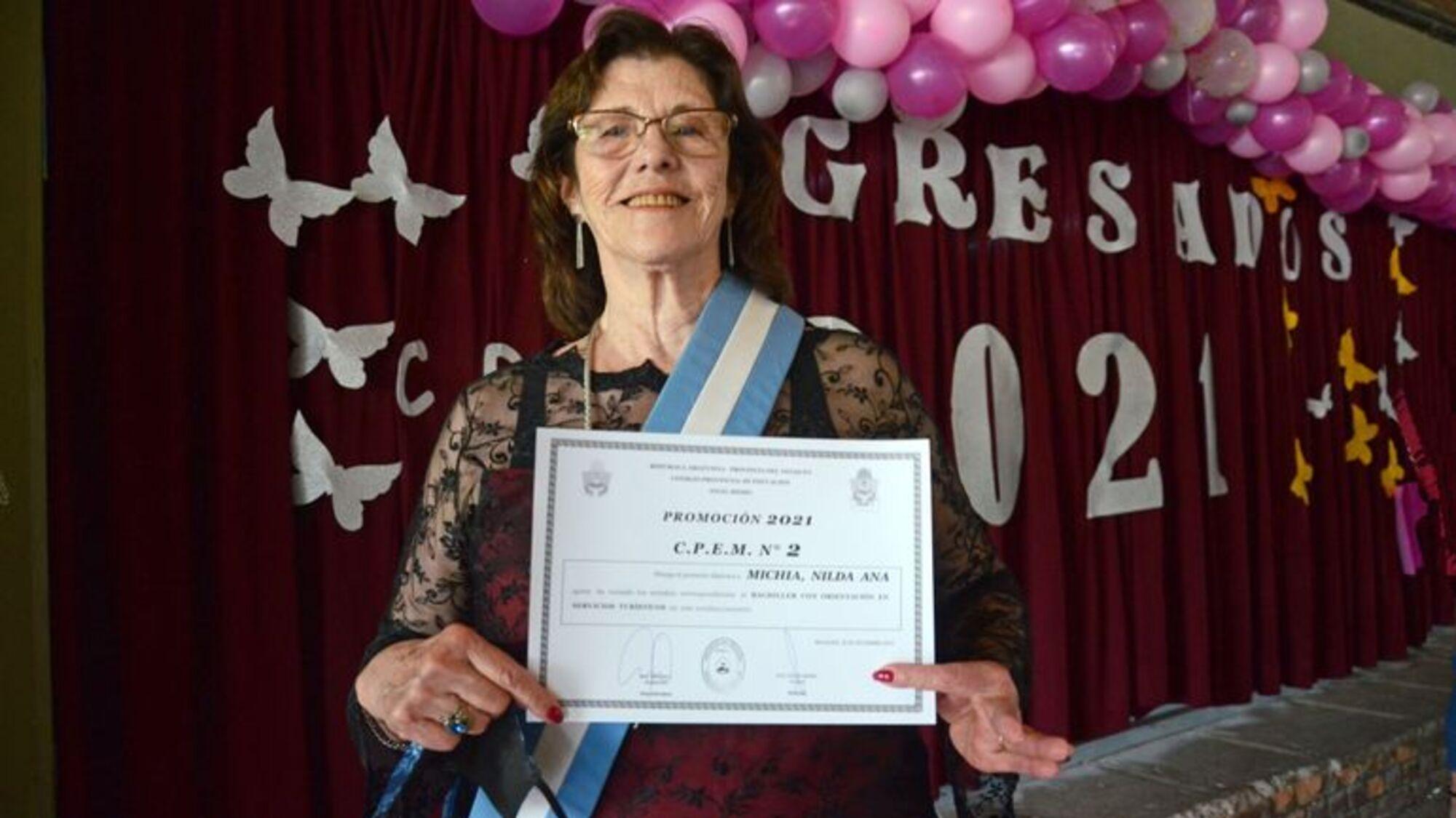 Nilda Michia, la mujer de 84 años que logró recibirse del secundario.