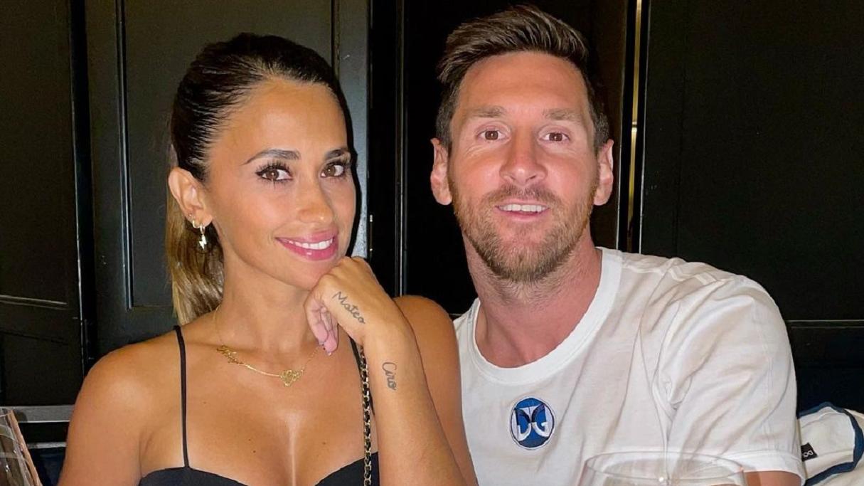 Antonela Roccuzzo compartió en sus historias de Instagram un tierno video bailando con su esposo en Navidad.