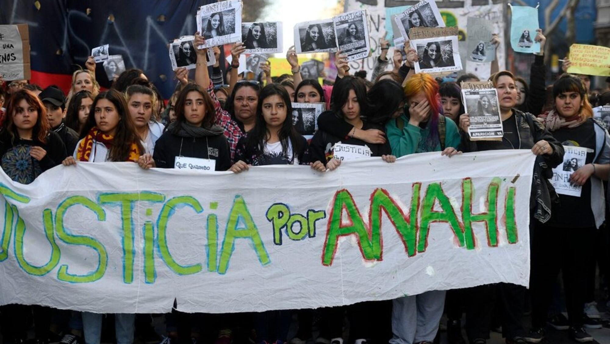 Una de las tantas marchas en reclamo de justicia por Anahí Benítez.