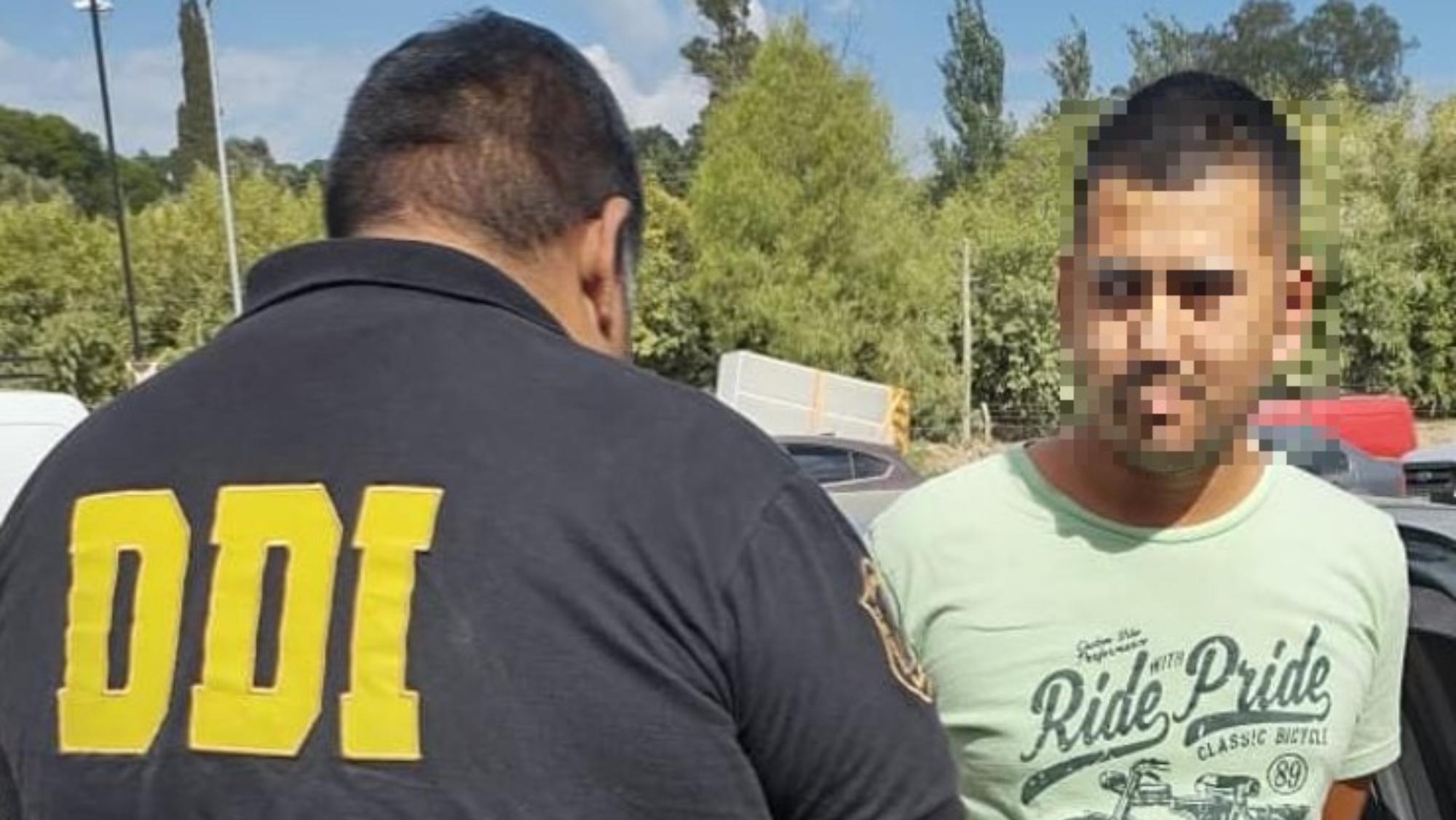 Este es el individuo que fue detenido por los investigadores policiales.