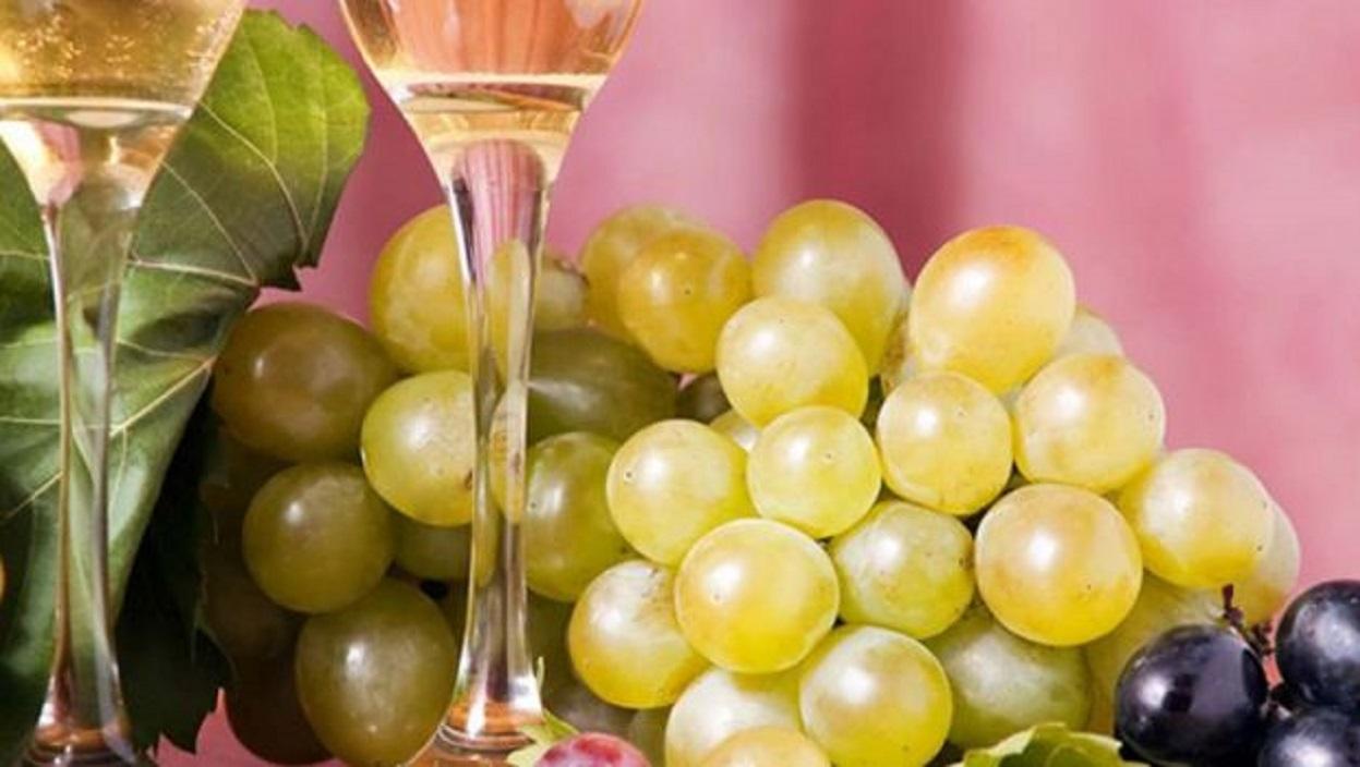 Tradicionalmente se comen 12 uvas la noche previa a Año Nuevo para atraer la 