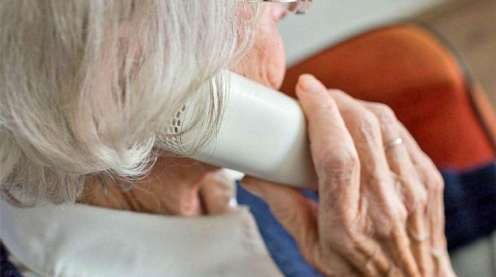 La mujer de 89 años recibió un llamado telefónico de un hombre que se hizo pasar por su hijo (Imagen ilustrativa).