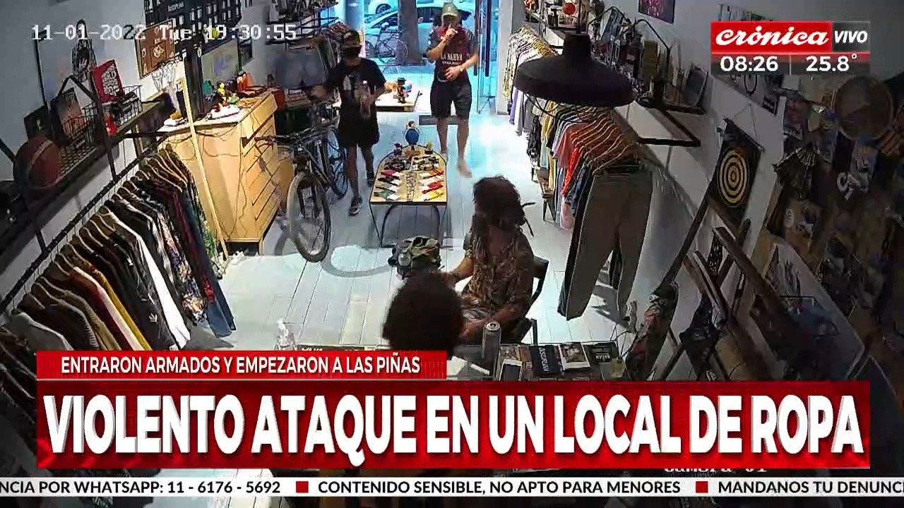 Así vendedores sacaron a trompadas y patadas a delincuentes de un comercio de Palermo (Crónica HD).