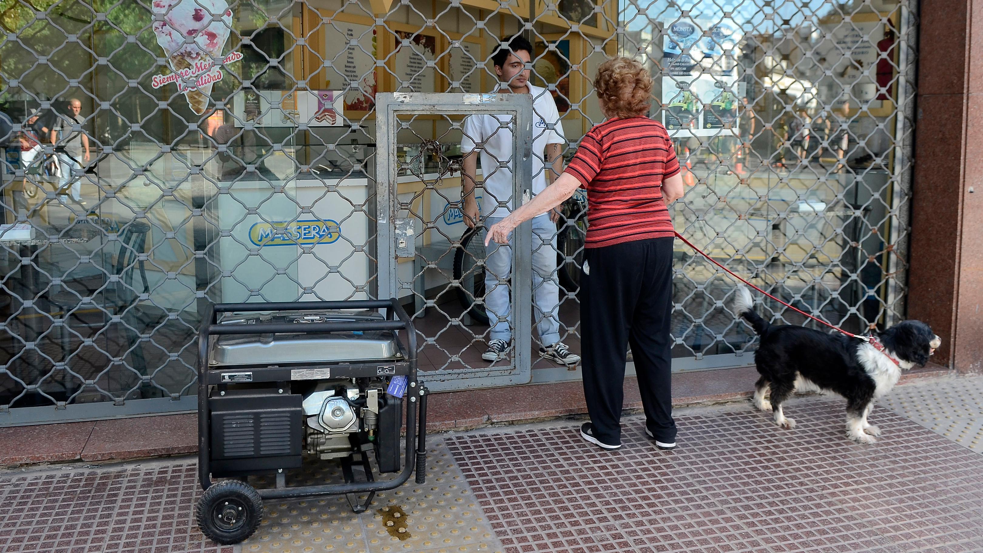 Varios comercios fueron afectados por los cortes de luz de esta semana (Fernando Pérez Re/Crónica).