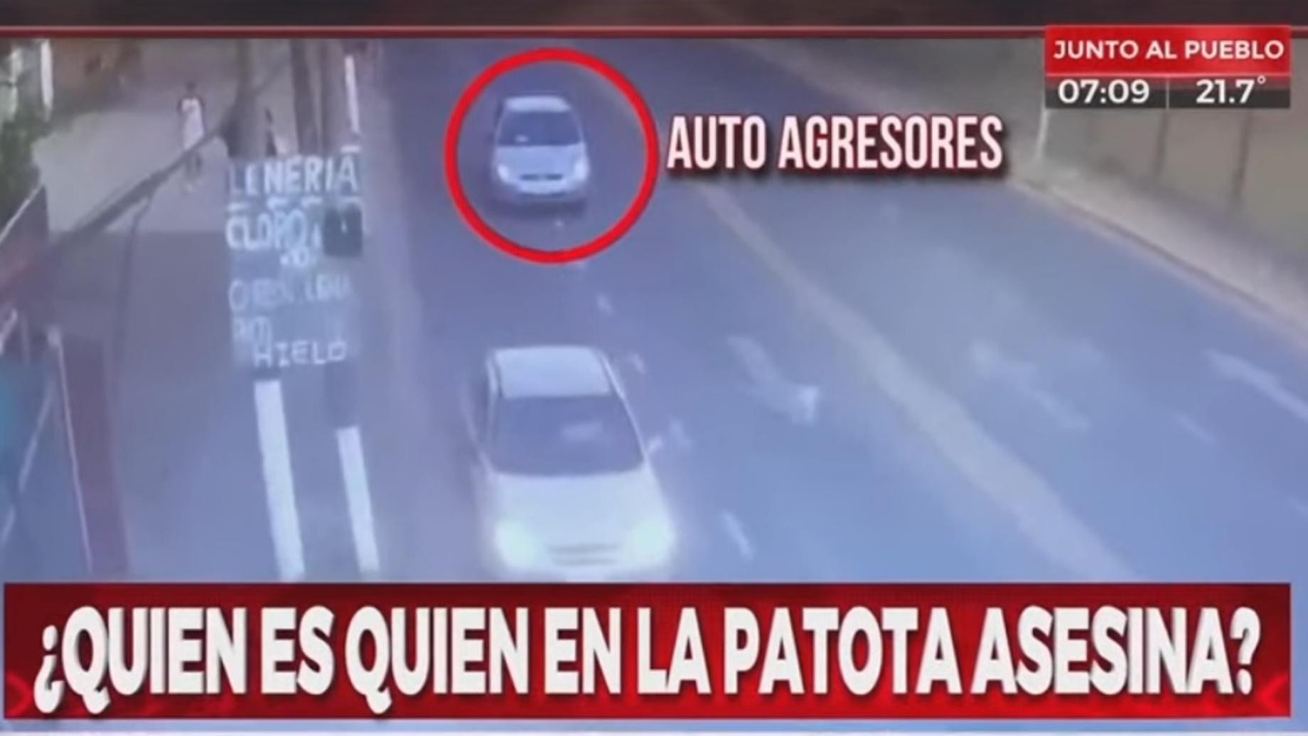 Braian fue interceptado por un auto Ford Focus gris, del cual bajaron dos mujeres y tres hombres.