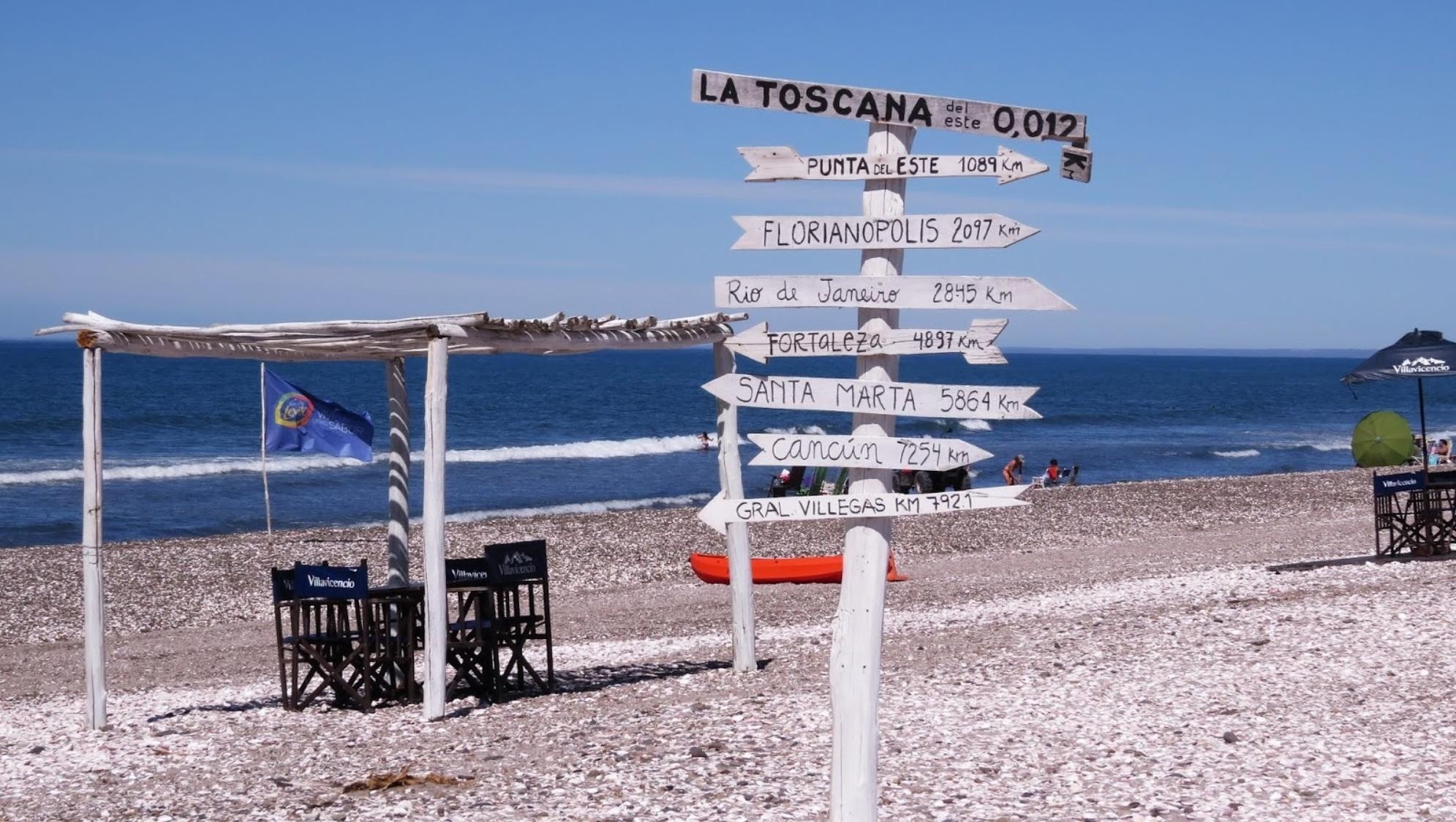 Las temperaturas de verano tocan los 30°C en esta playa patagónica.