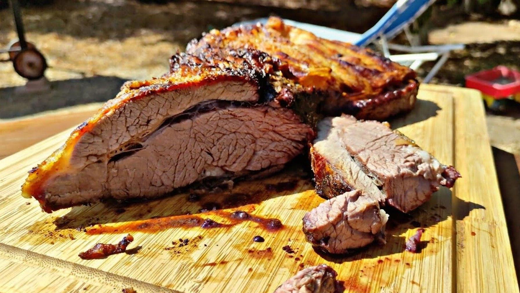 El vacío a la parrilla es un clásico del asado en Argentina. 