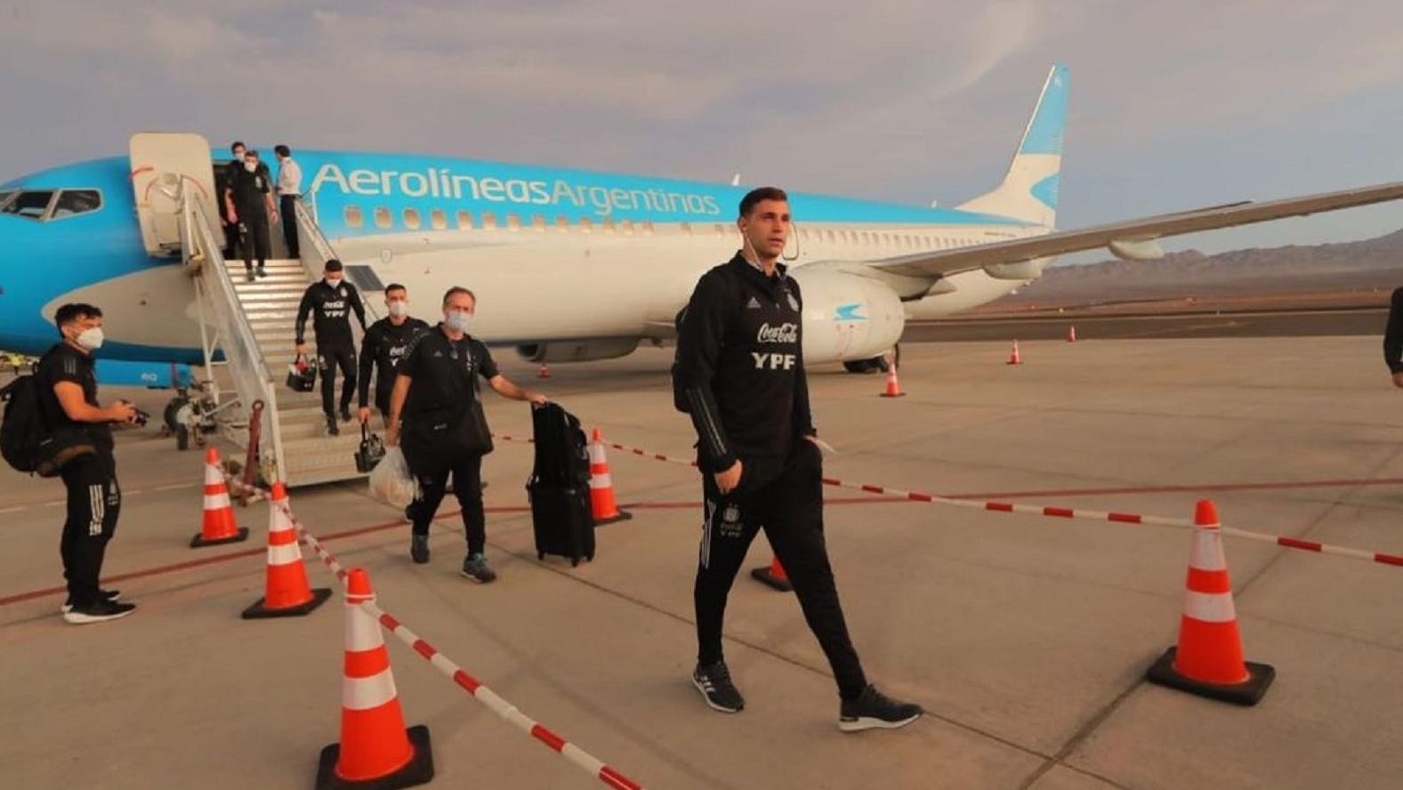 La Selección llegó a Calama en Chile y los recibieron con muchos controles en el aeropuerto (Instagram).