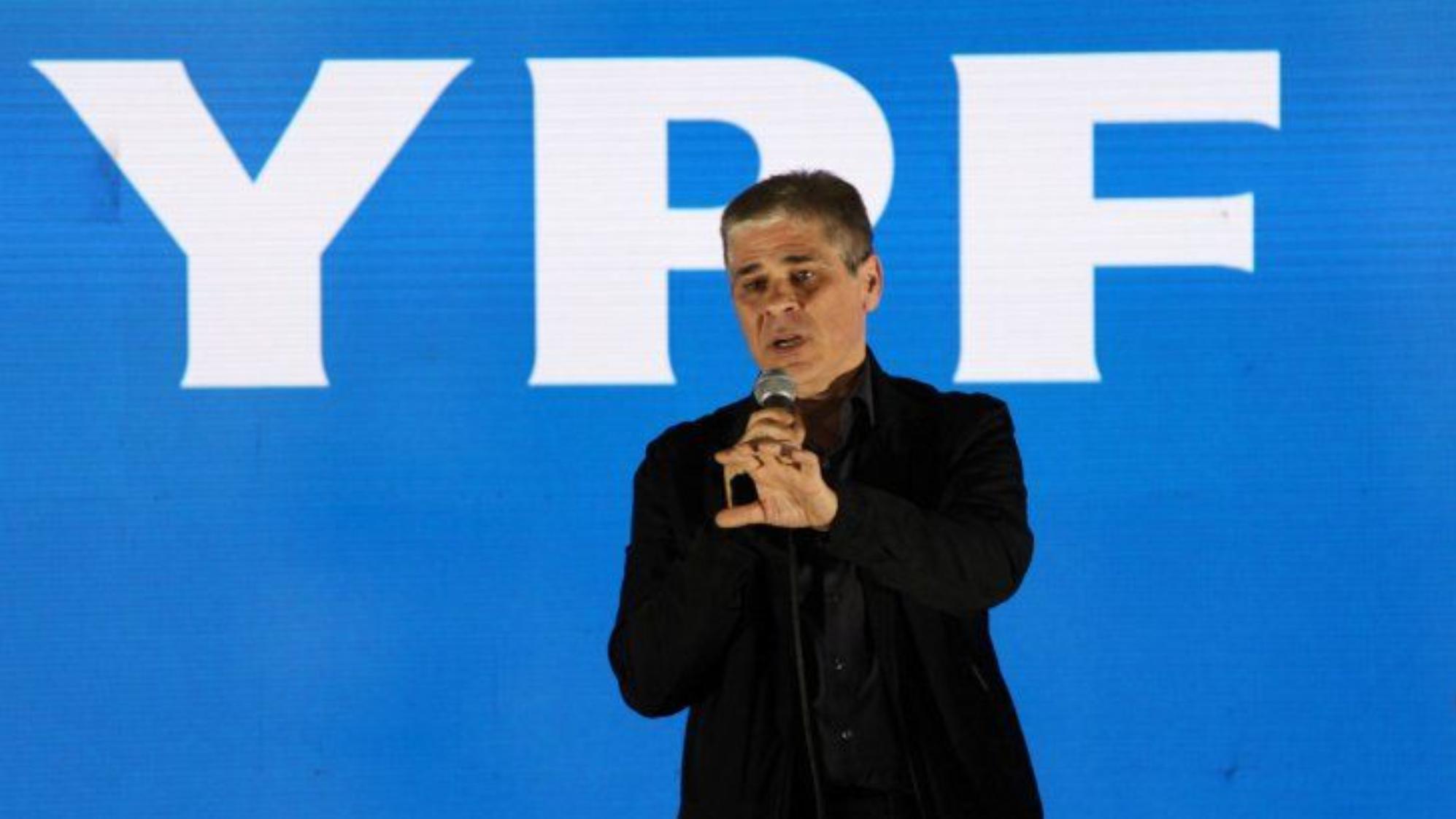 Pablo González, presidente de YPF, y una buena noticia para la petrolera.