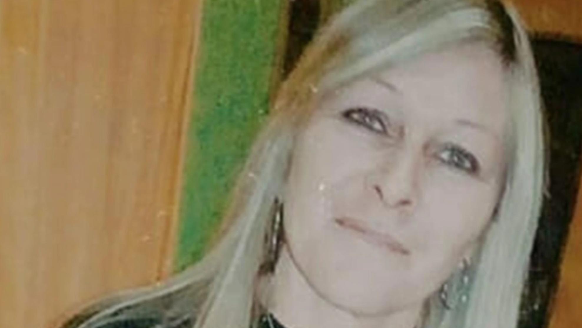 María del Carmen Espíndola fue asesinada por su ex pareja, un policía, que luego se suicidó.