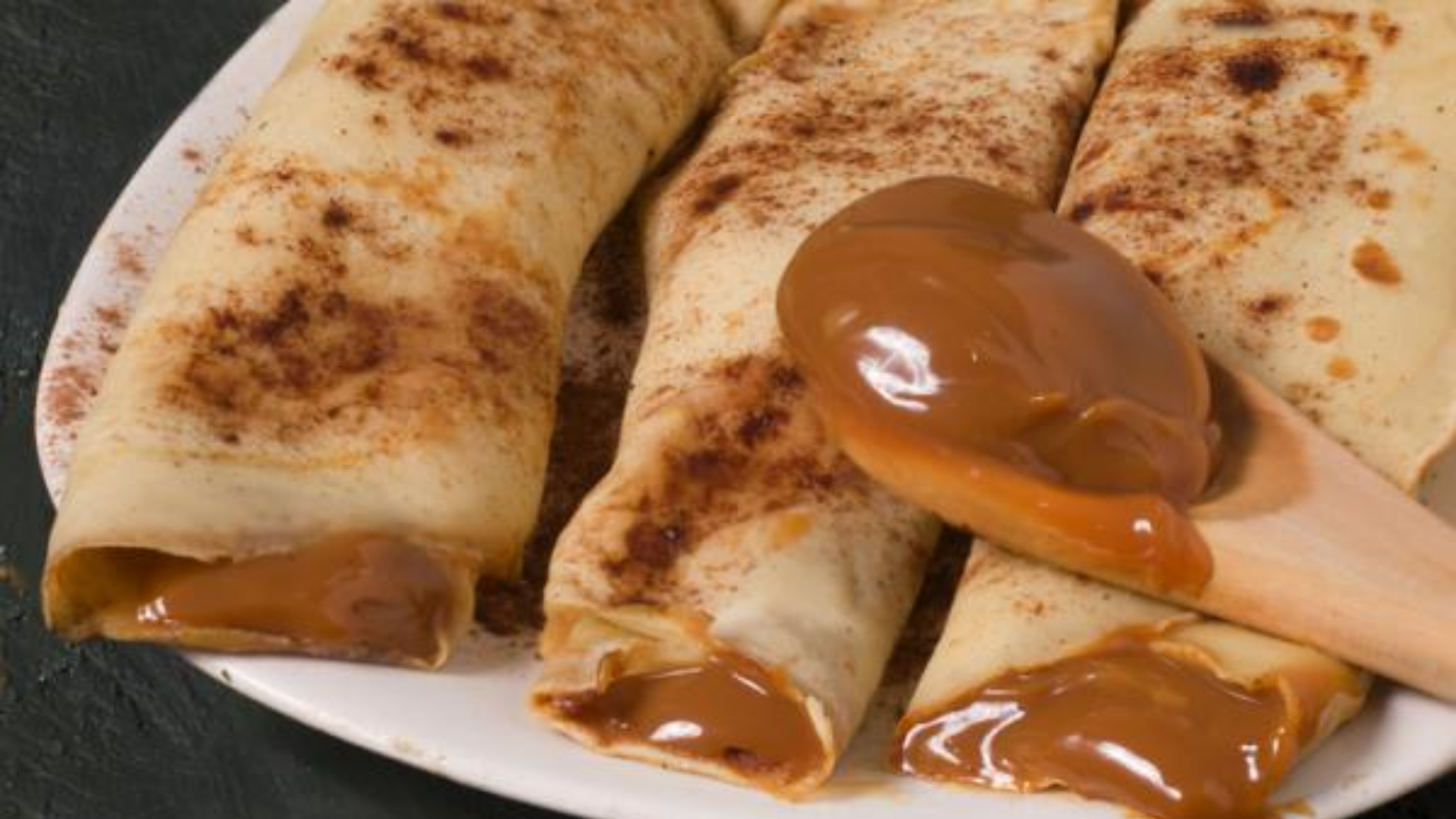 Los panqueques se pueden acompañar con dulce de leche o miel. 