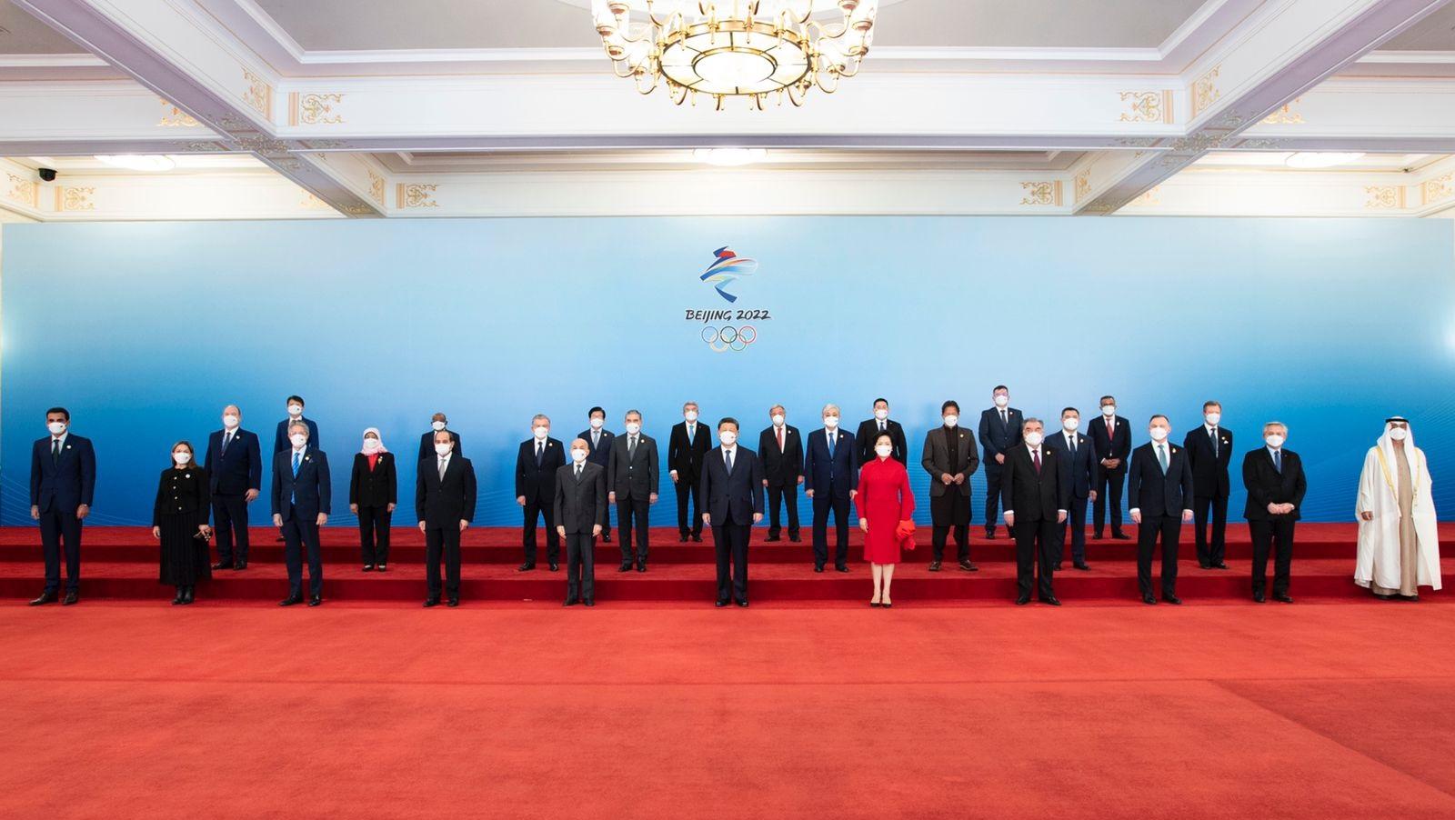 Foto protocolar de todos los jefes y jefas de estado presentes en China.