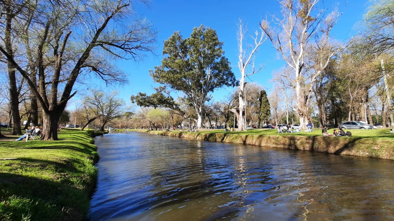 El río Luján, en Mercedes.