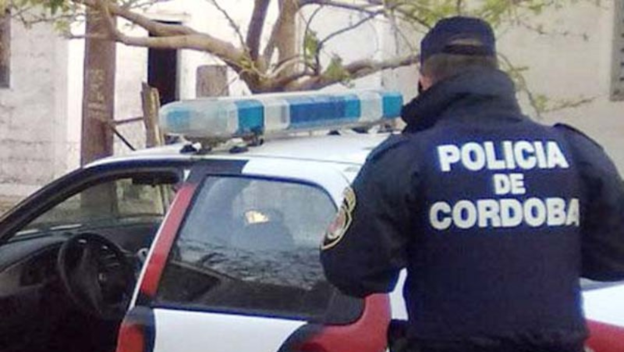 Policía de civil mató a un presunto ladrón, mientras que otro escapó y es buscado por los efectivos