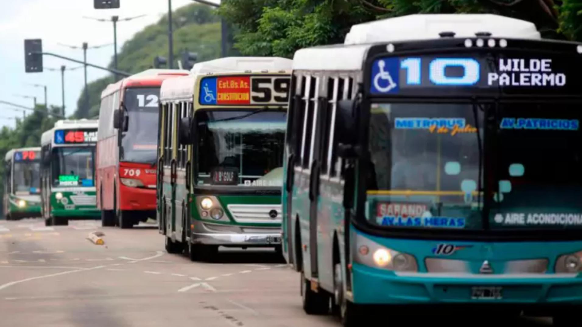 Este jueves habrá una reunión clave entre Nación y CABA para definir el traspaso de los colectivos (Telam).