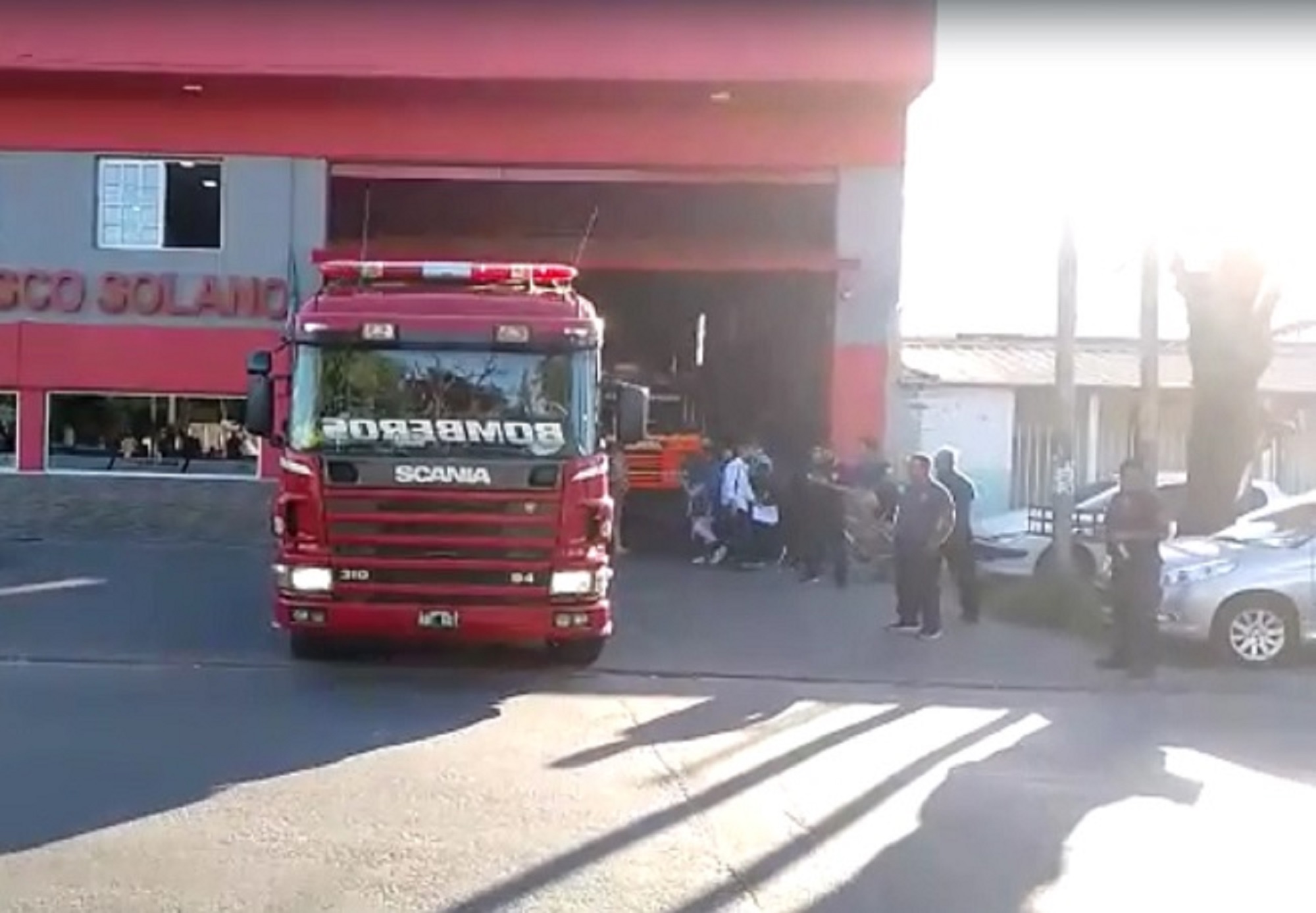 Una delegación de bomberos voluntarios de Solano combaten en Corrientes los incendios forestales