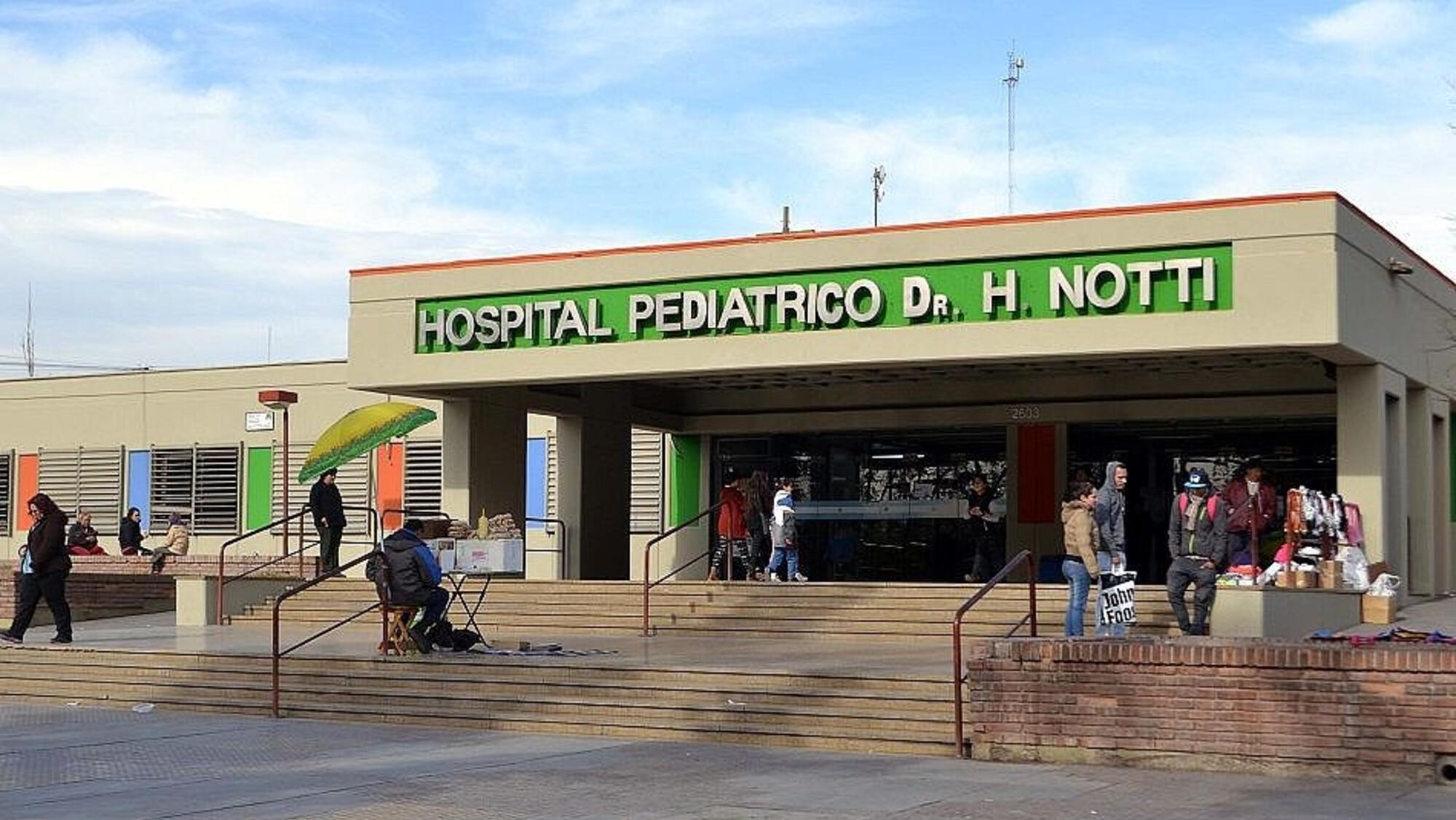 La menor se encuentra internada en terapia intensiva en el Hospital Humberto Notti.       