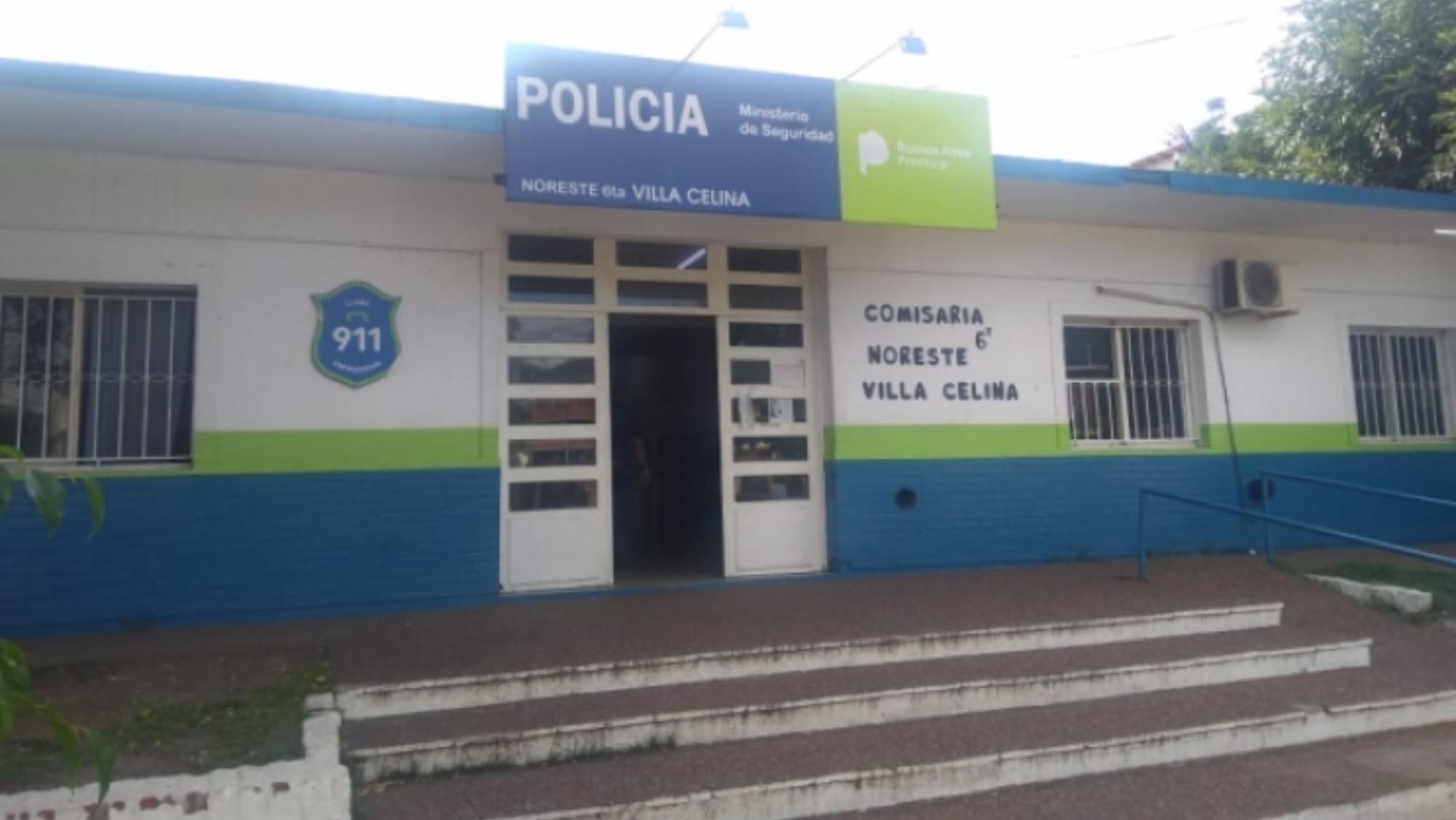 Los efectivos policiales de la comisaría de Villa Celina buscan a los autores del crimen.