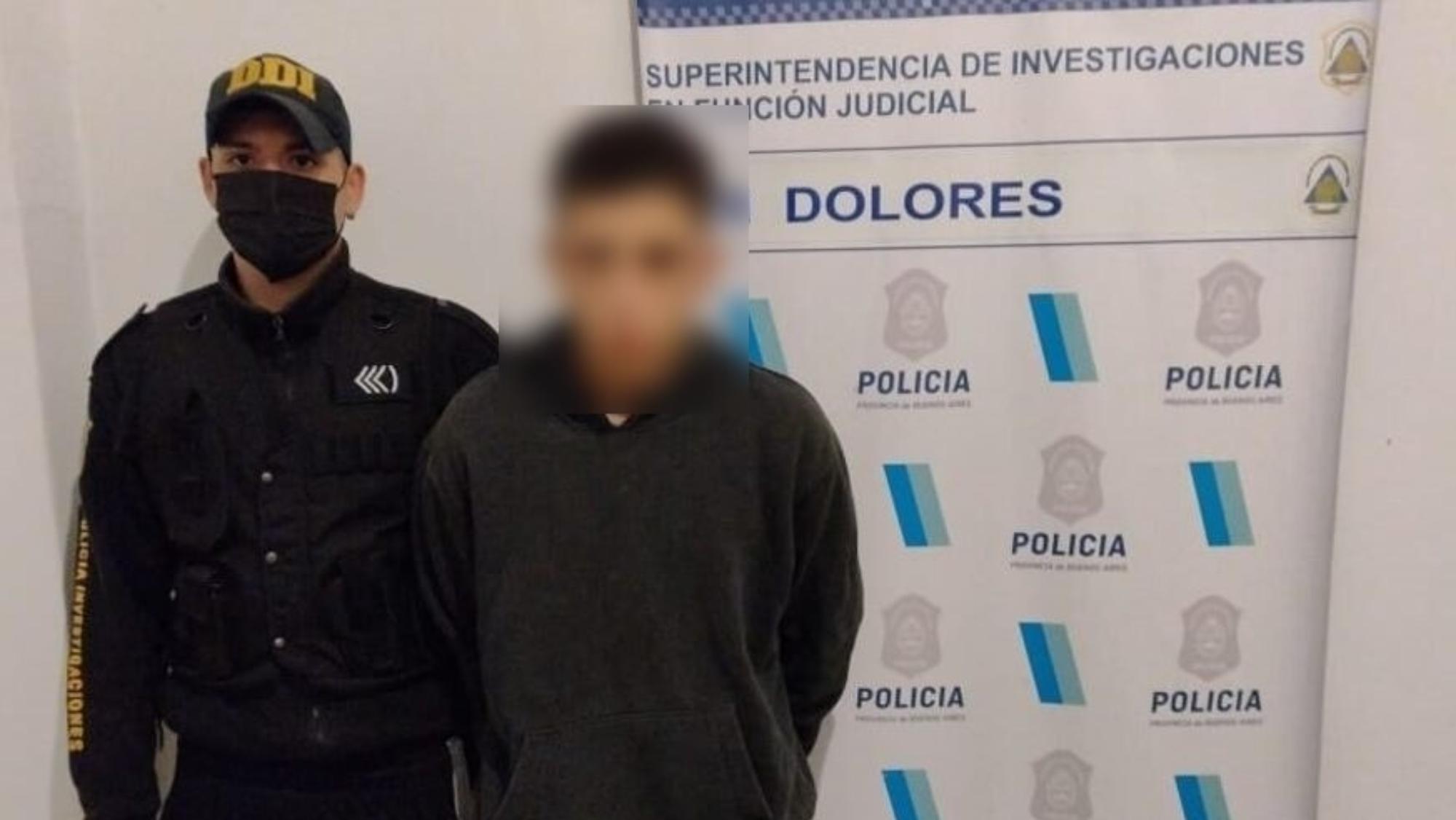 Este es el marginal, de 19 años, que fue capturado por los funcionarios policiales.