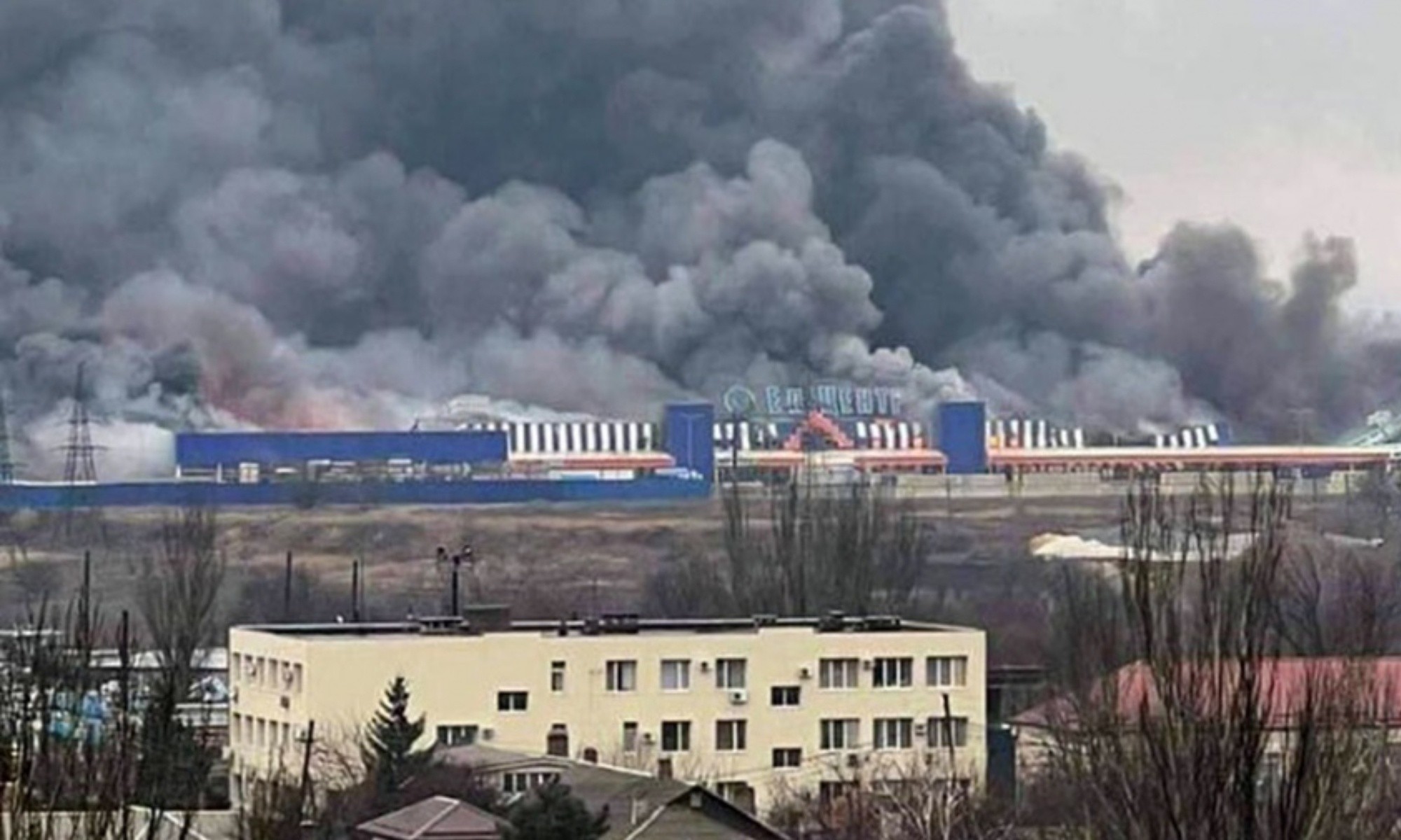 Tropas rusas atacaron el puente de Mariupol, ciudad que está considerada como un lugar estratégico de Ucrania por su puerto (Télam).