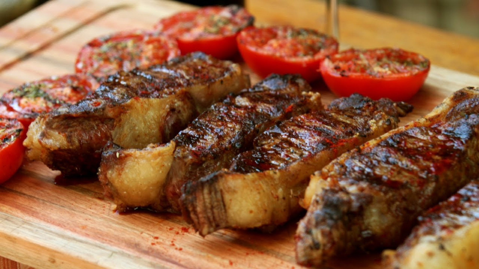 Bife de asado sabroso, tierno y jugoso. 