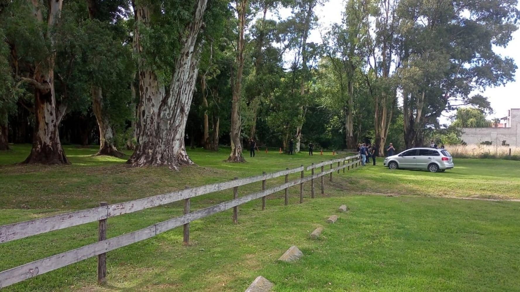 Encontraron el cuerpo de Martín Orellana colgado de un árbol en el Parque Helios Eseverri.